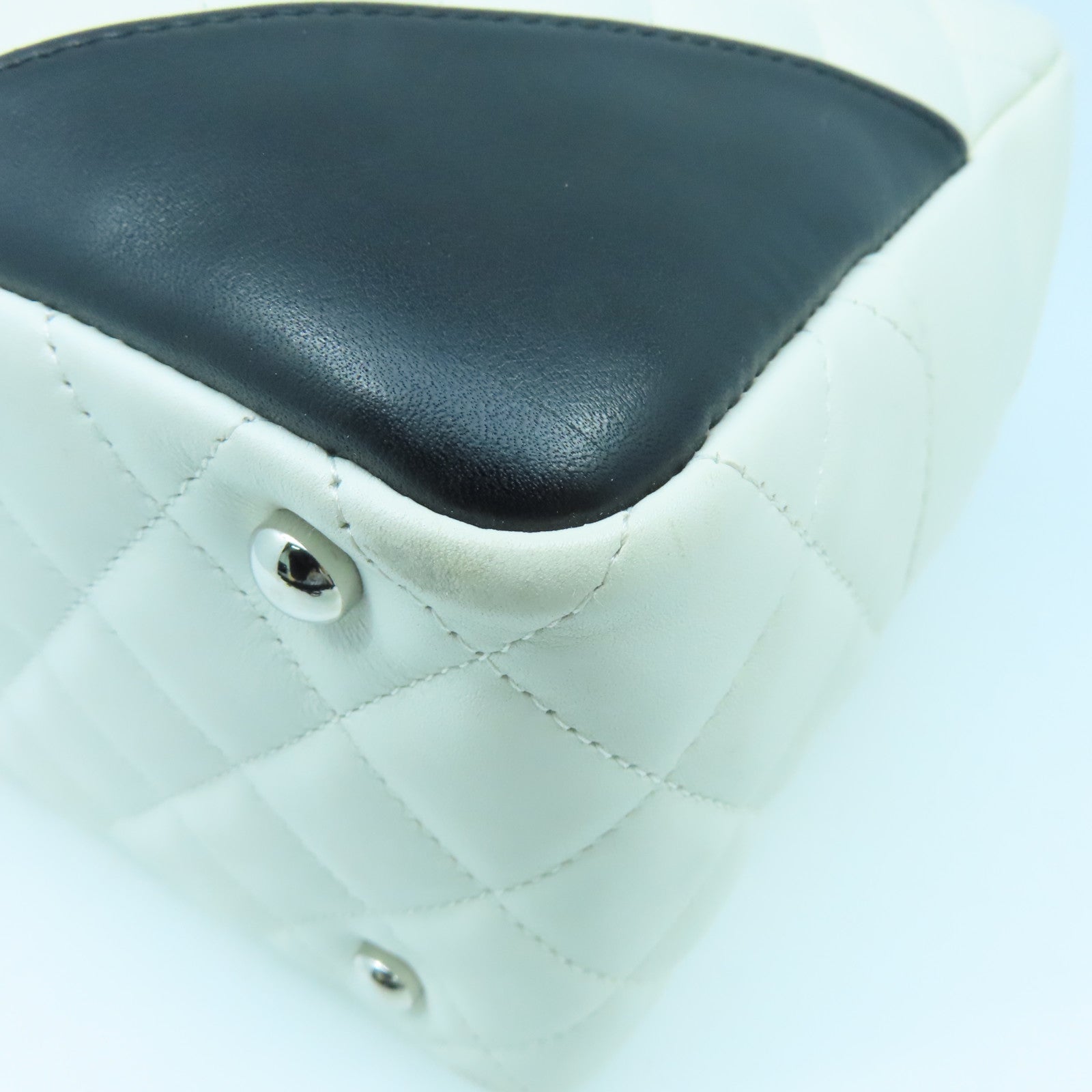 CHANEL Rhombus Calfskin Leather Cambon Silver Buckle Shoulder Bag White/Black