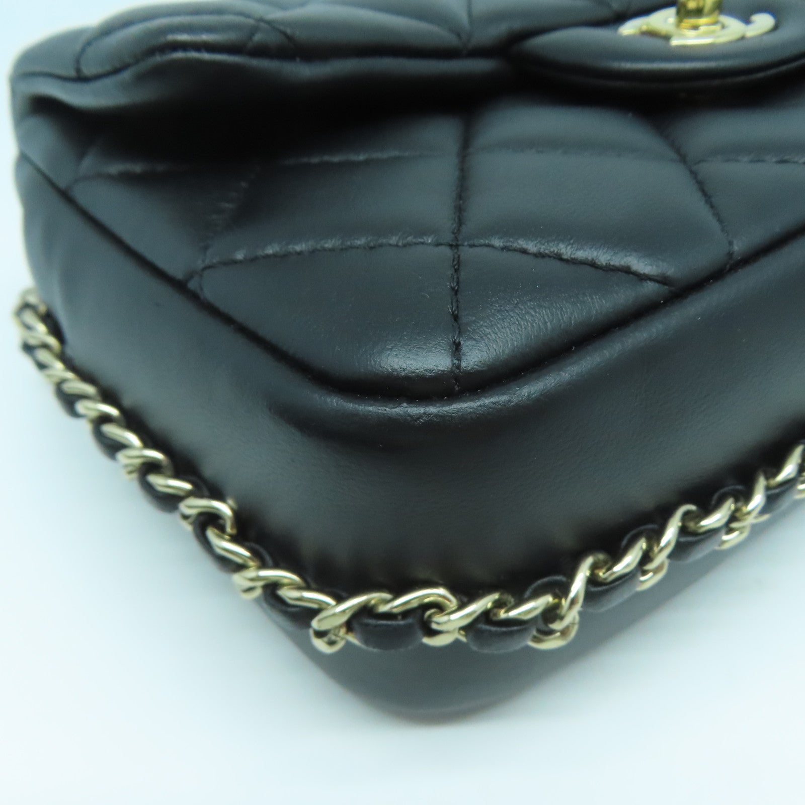 CHANEL 菱格羊皮皮革Chain Shoulder金扣鏈帶肩背袋黑色