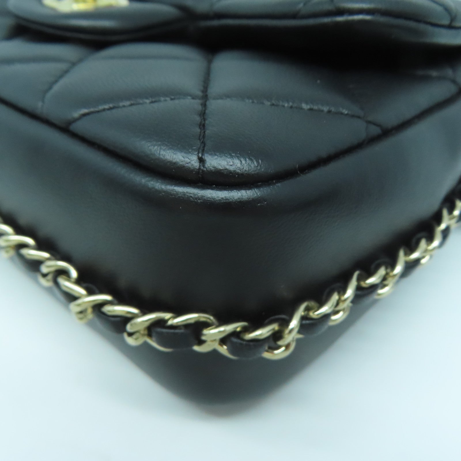 CHANEL 菱格羊皮皮革Chain Shoulder金扣鏈帶肩背袋黑色