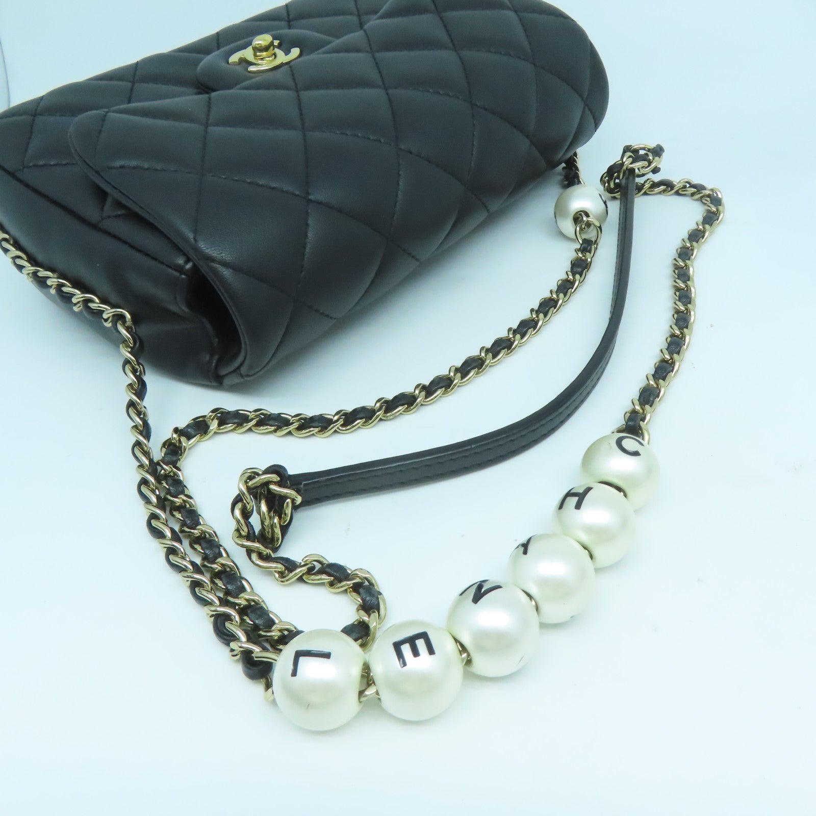 CHANEL 菱格羊皮皮革Chain Shoulder金扣鏈帶肩背袋黑色