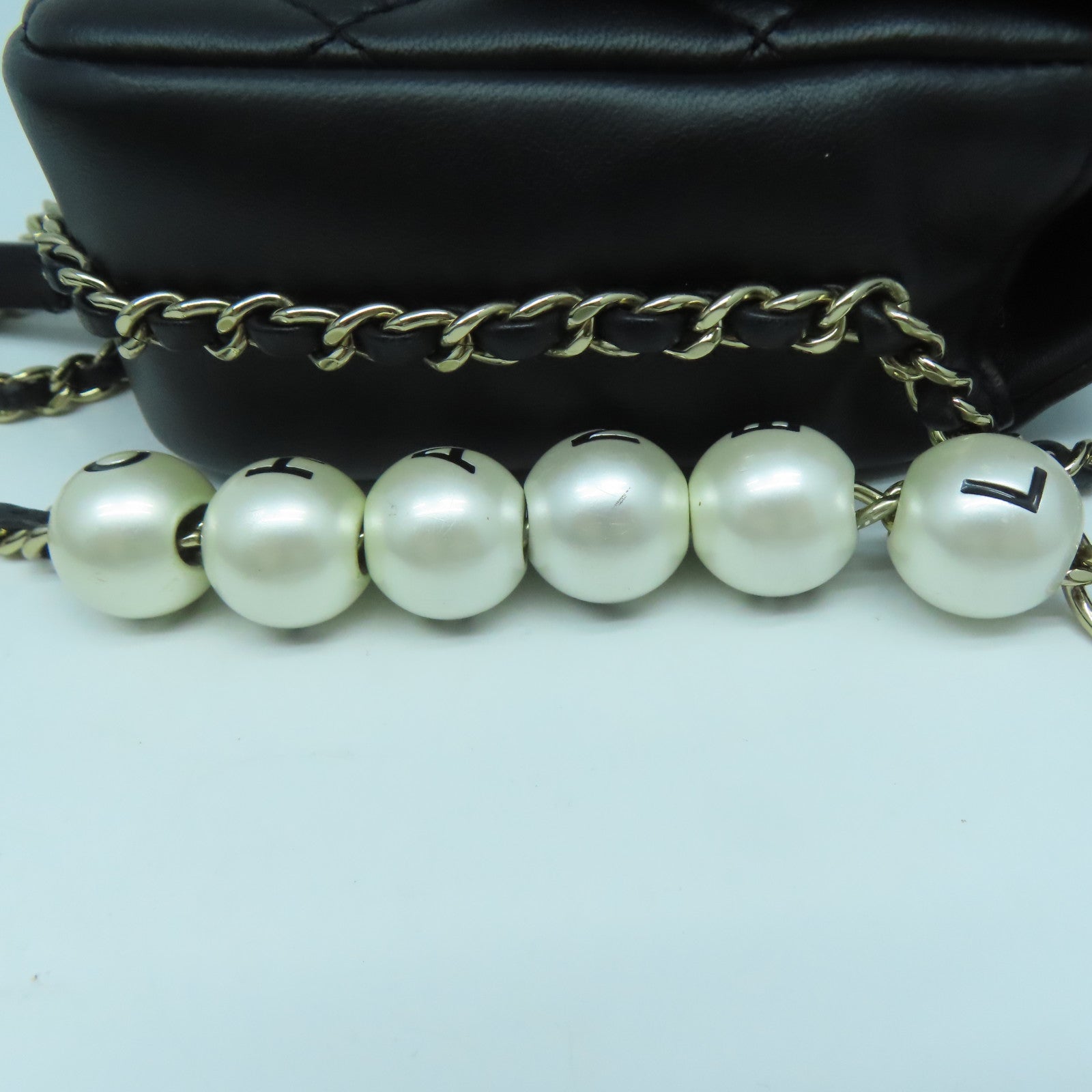 CHANEL 菱格羊皮皮革Chain Shoulder金扣鏈帶肩背袋黑色