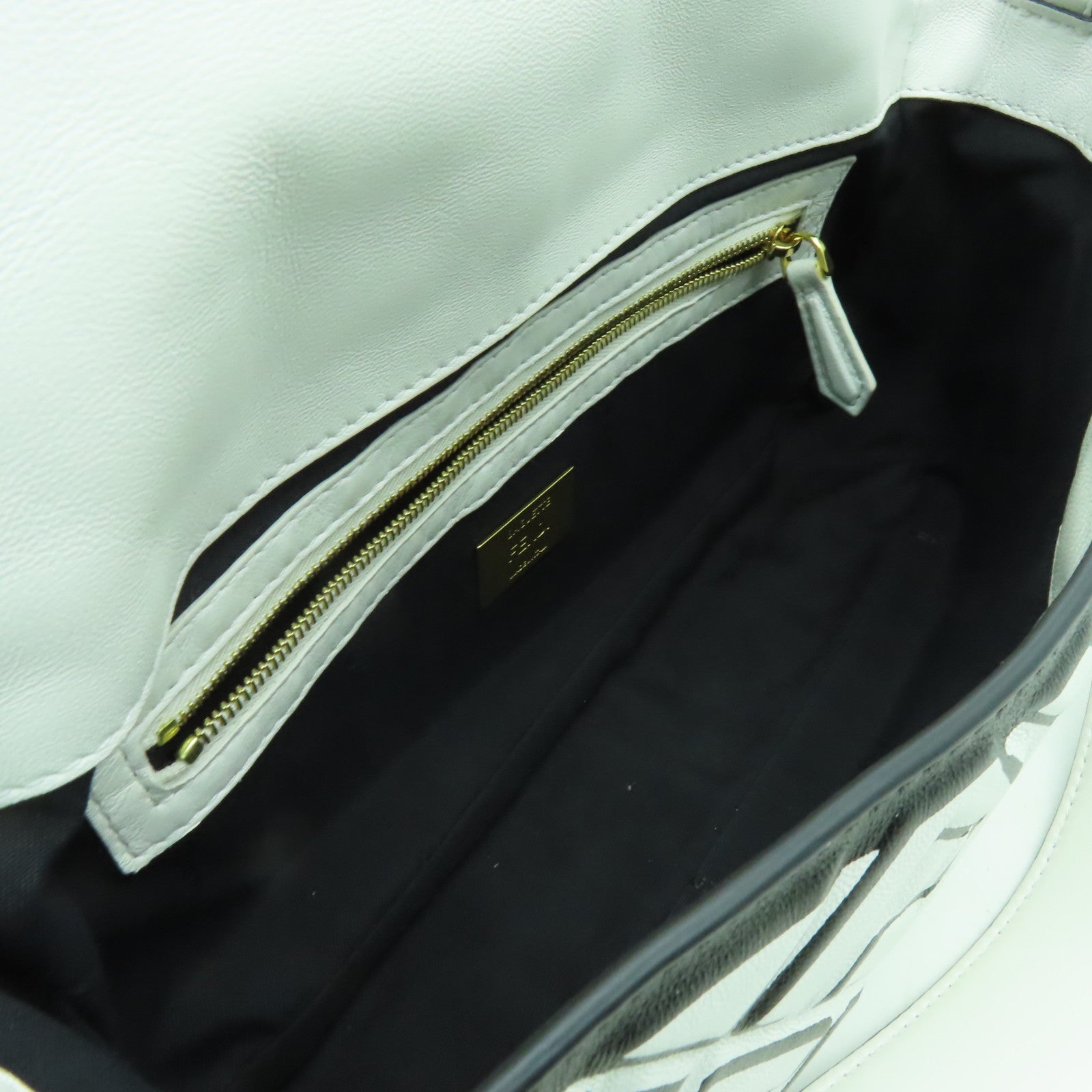 FENDI 皮革2 Way Shoulder金扣手挽肩背兩用袋白色/黑色