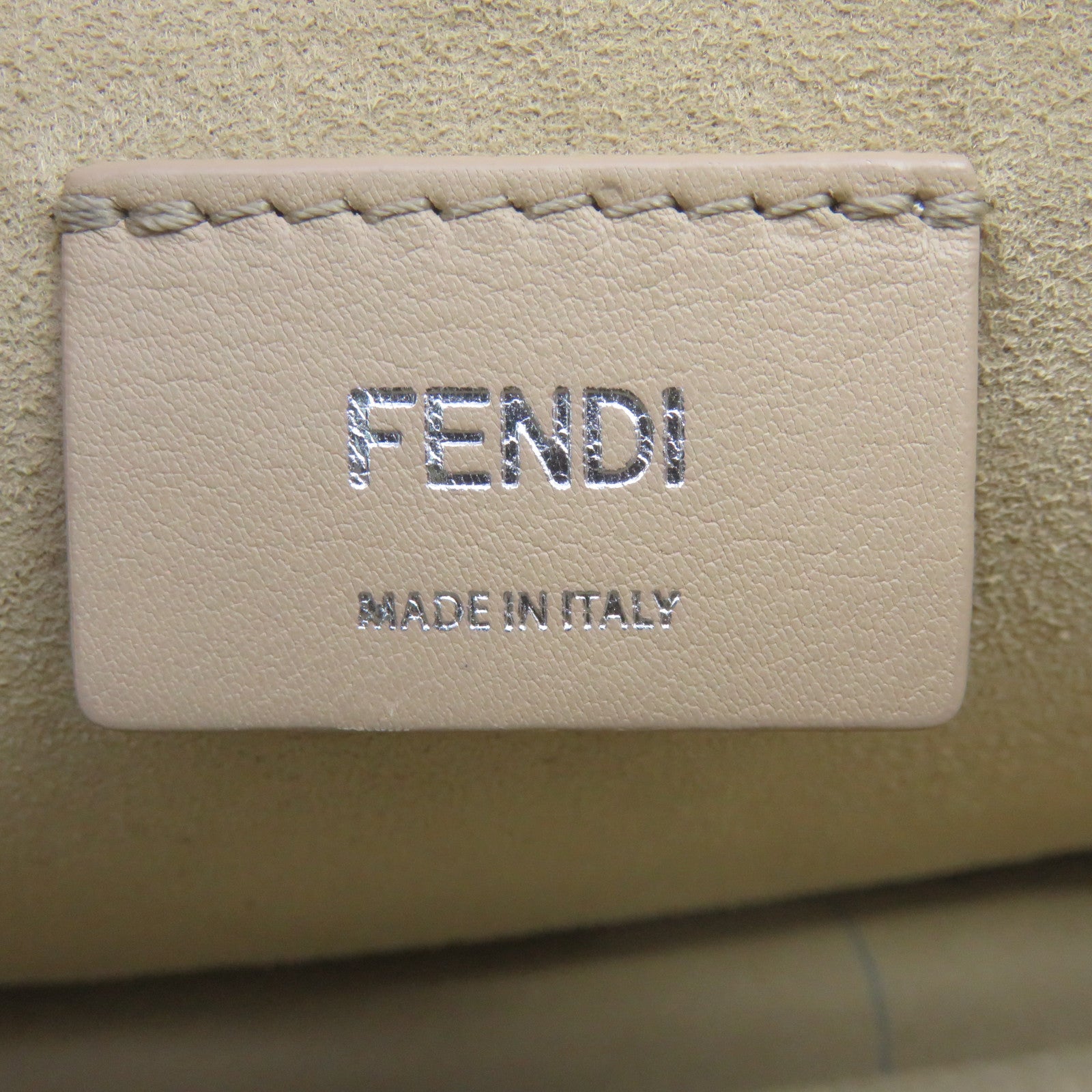 FENDI 牛皮皮革Kan I银扣链带肩背袋粉红色