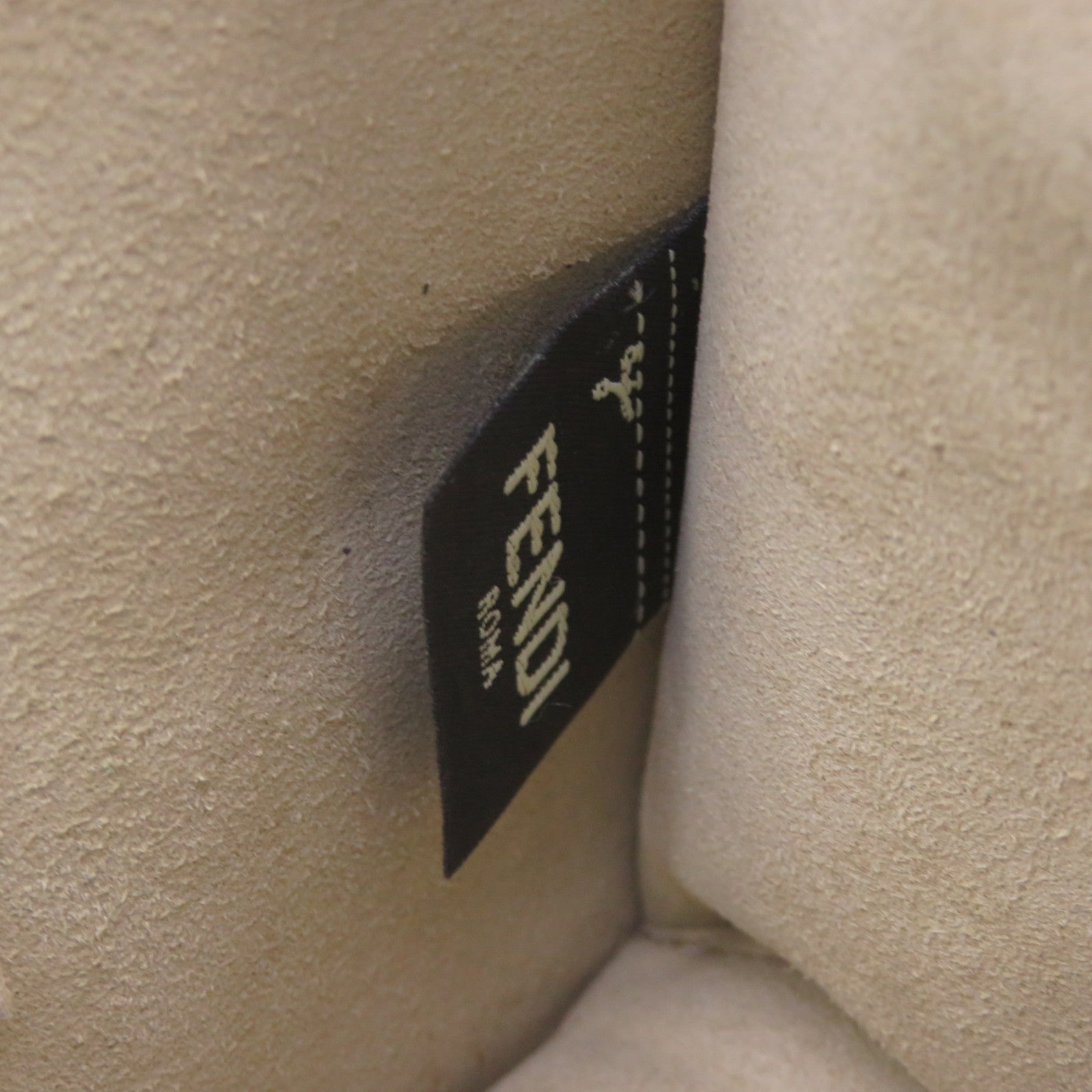 FENDI 牛皮皮革Kan I银扣链带肩背袋粉红色