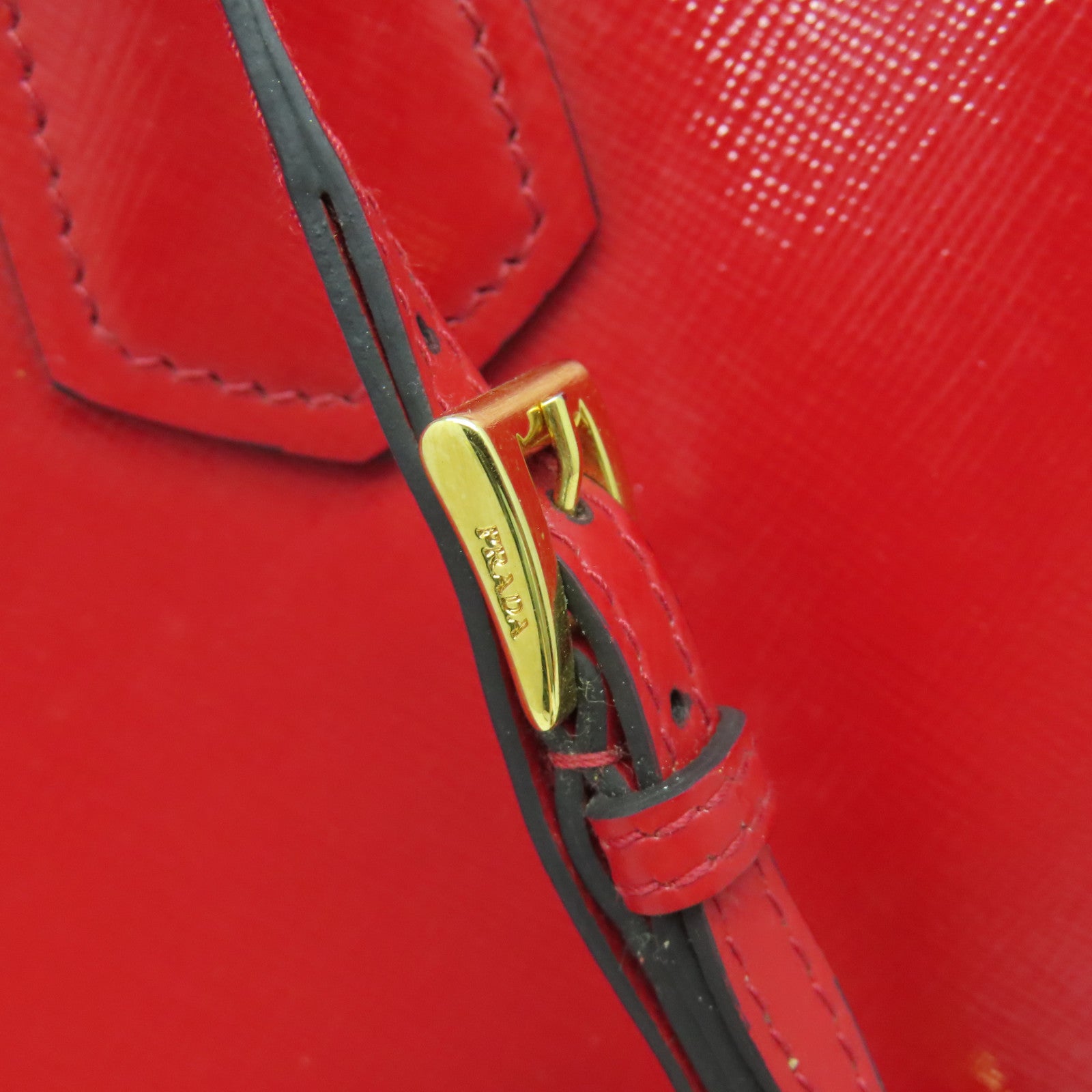 PRADA Saffiano Vernice皮革Handbag金扣手挽袋紅色