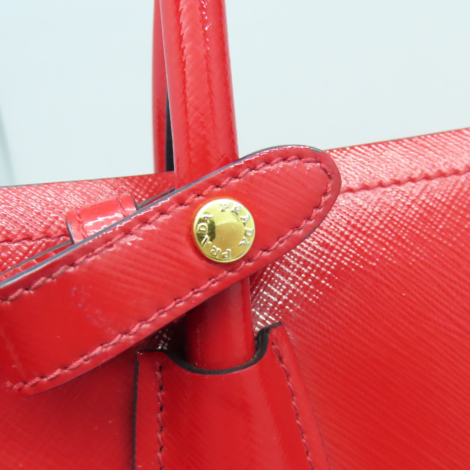 PRADA Saffiano Vernice皮革Handbag金扣手挽袋紅色