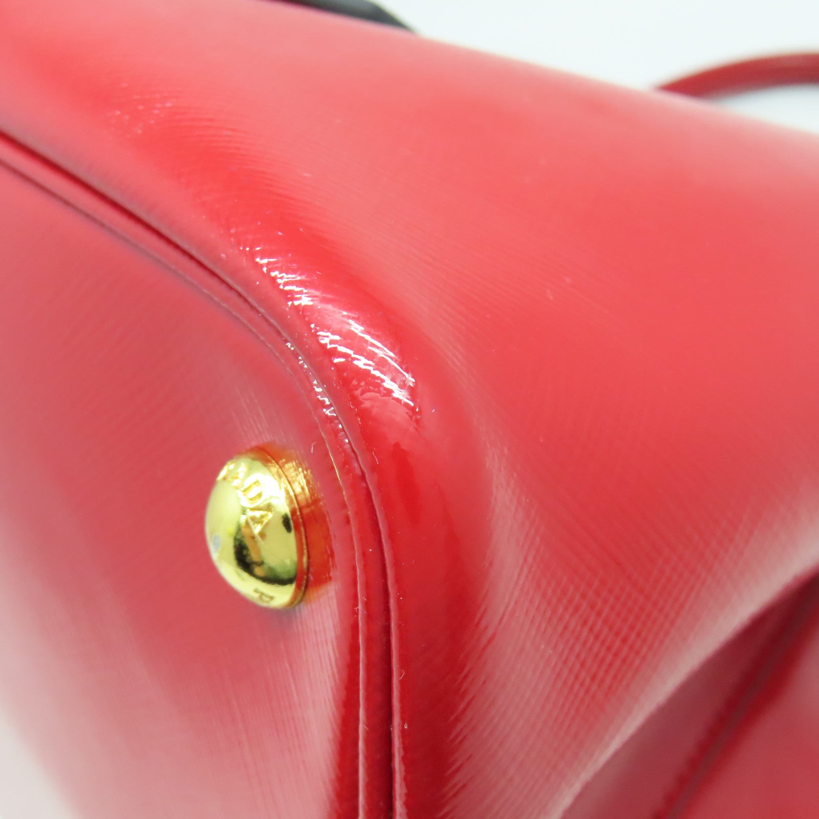 PRADA Saffiano Vernice皮革Handbag金扣手挽袋紅色
