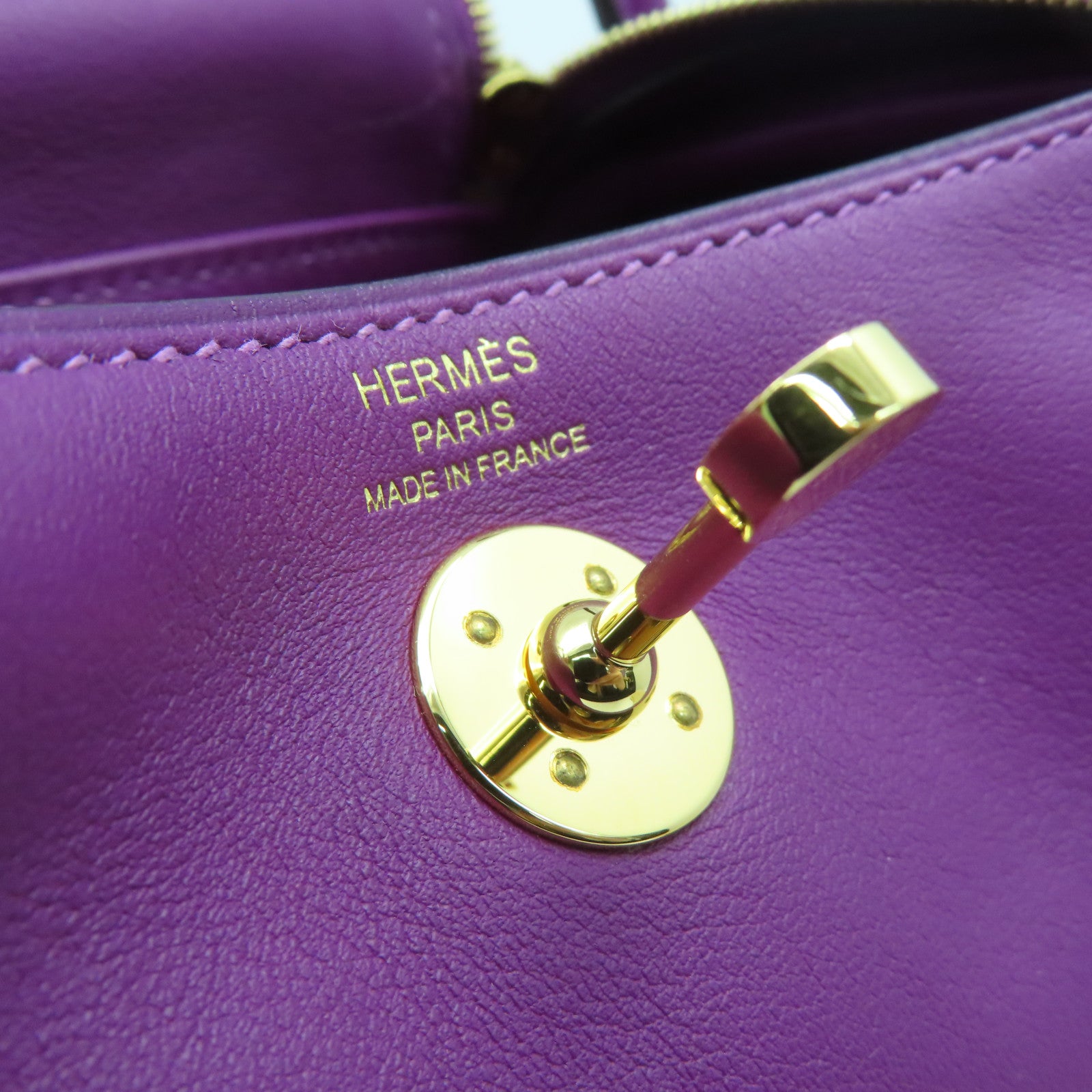 HERMES Swift Leather Mini Lindy Gold Buckle Handle Shoulder Bag Purple