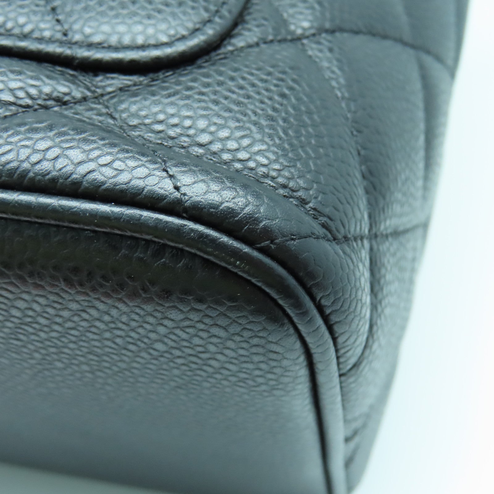 CHANEL 菱格Caviar皮革Handbag銀扣手挽袋黑色