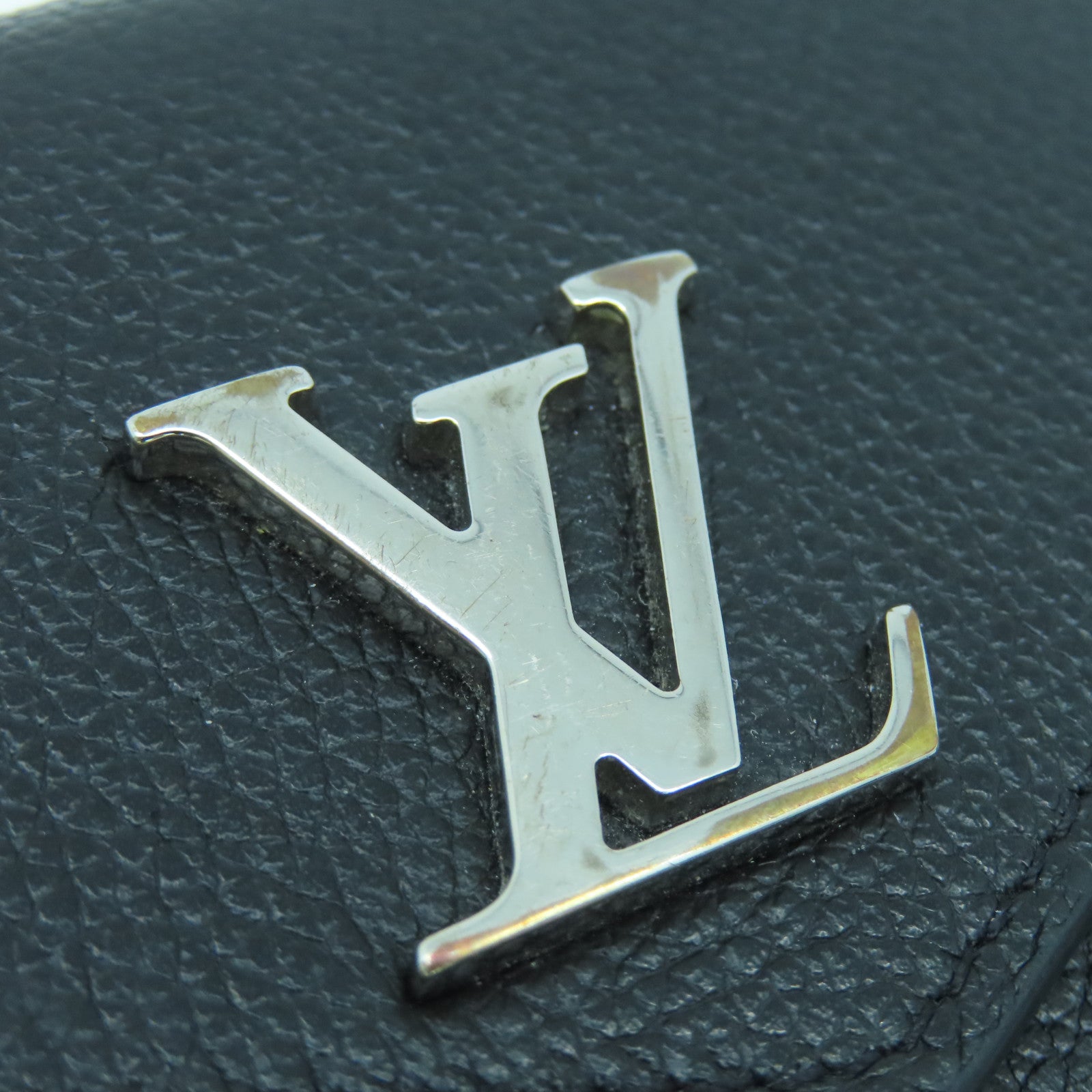 LOUIS VUITTON 【激減優惠】牛皮皮革Mylockme Compact Wallet銀扣錢包黑色
