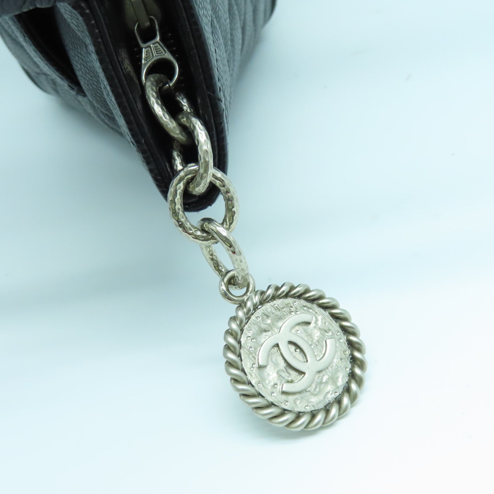 CHANEL 菱格Caviar皮革Handbag銀扣手挽袋黑色