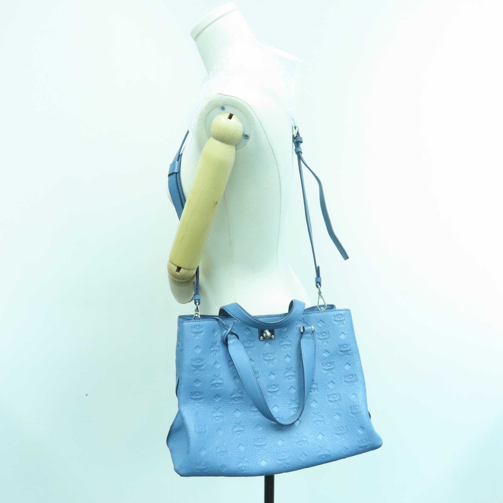 MCM 牛皮皮革2Way Shoulder Bag银扣手挽肩背两用袋蓝色