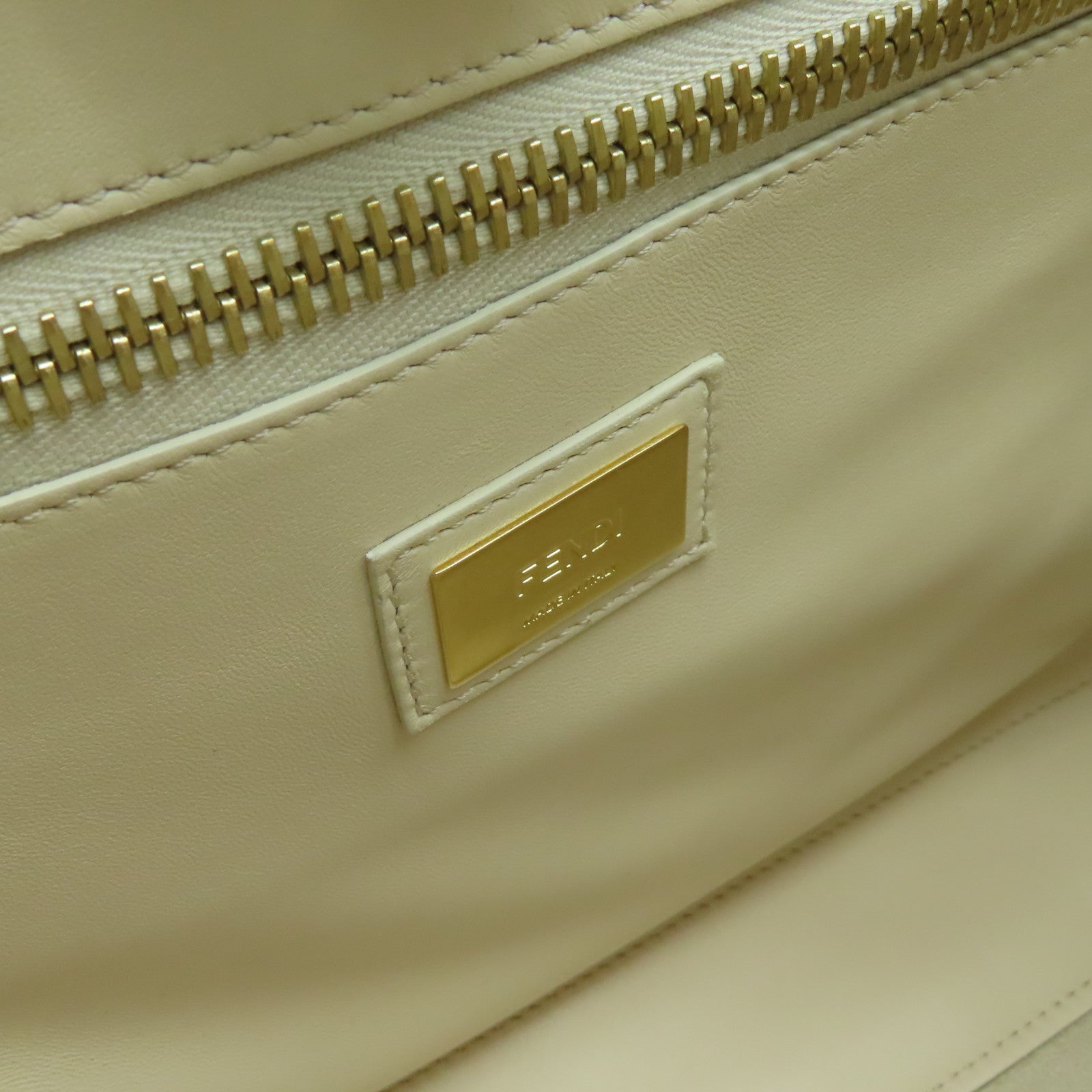 FENDI 【激減優惠】牛皮皮革Peekaboo手挽肩背兩用袋白色