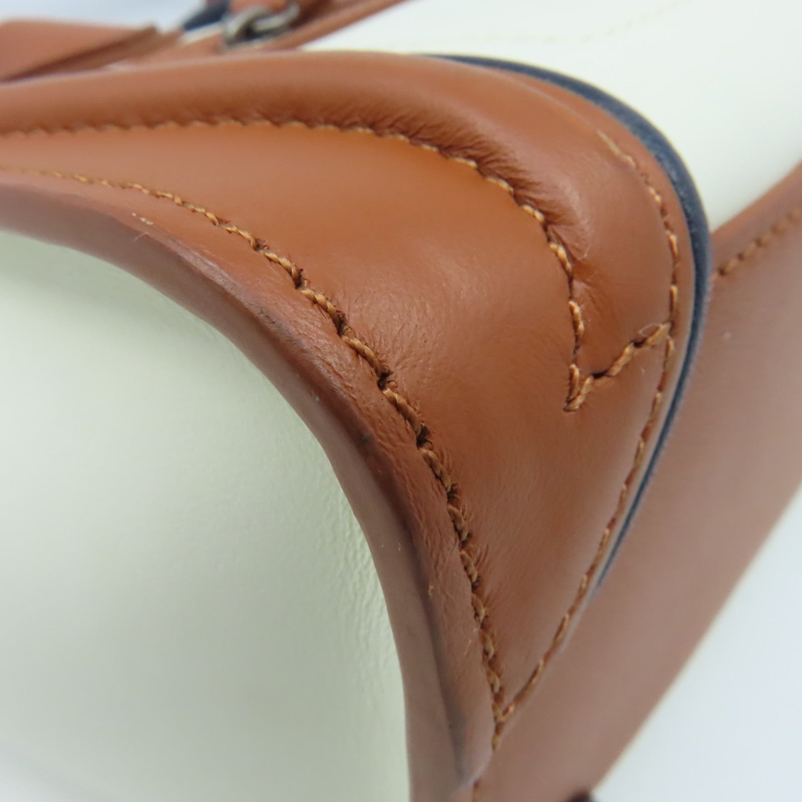 CELINE 牛皮皮革Nano Luggage 2Way Shoulder Bag手挽肩背兩用袋米白色/啡色