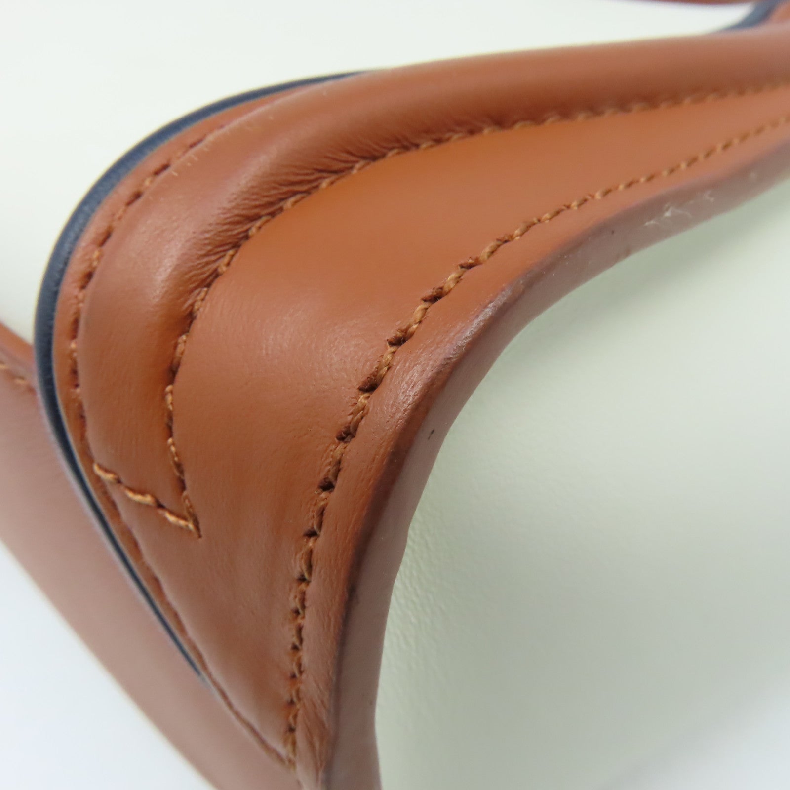 CELINE 牛皮皮革Nano Luggage 2Way Shoulder Bag手挽肩背兩用袋米白色/啡色