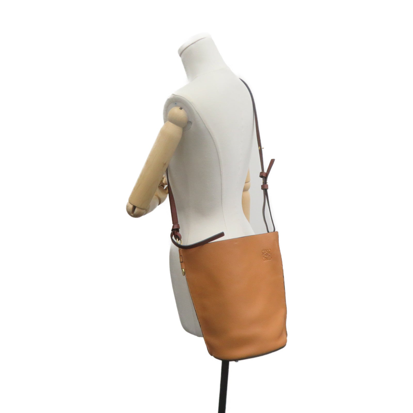 LOEWE 牛皮皮革Gate Bucket Shoulder Bag肩背袋啡色