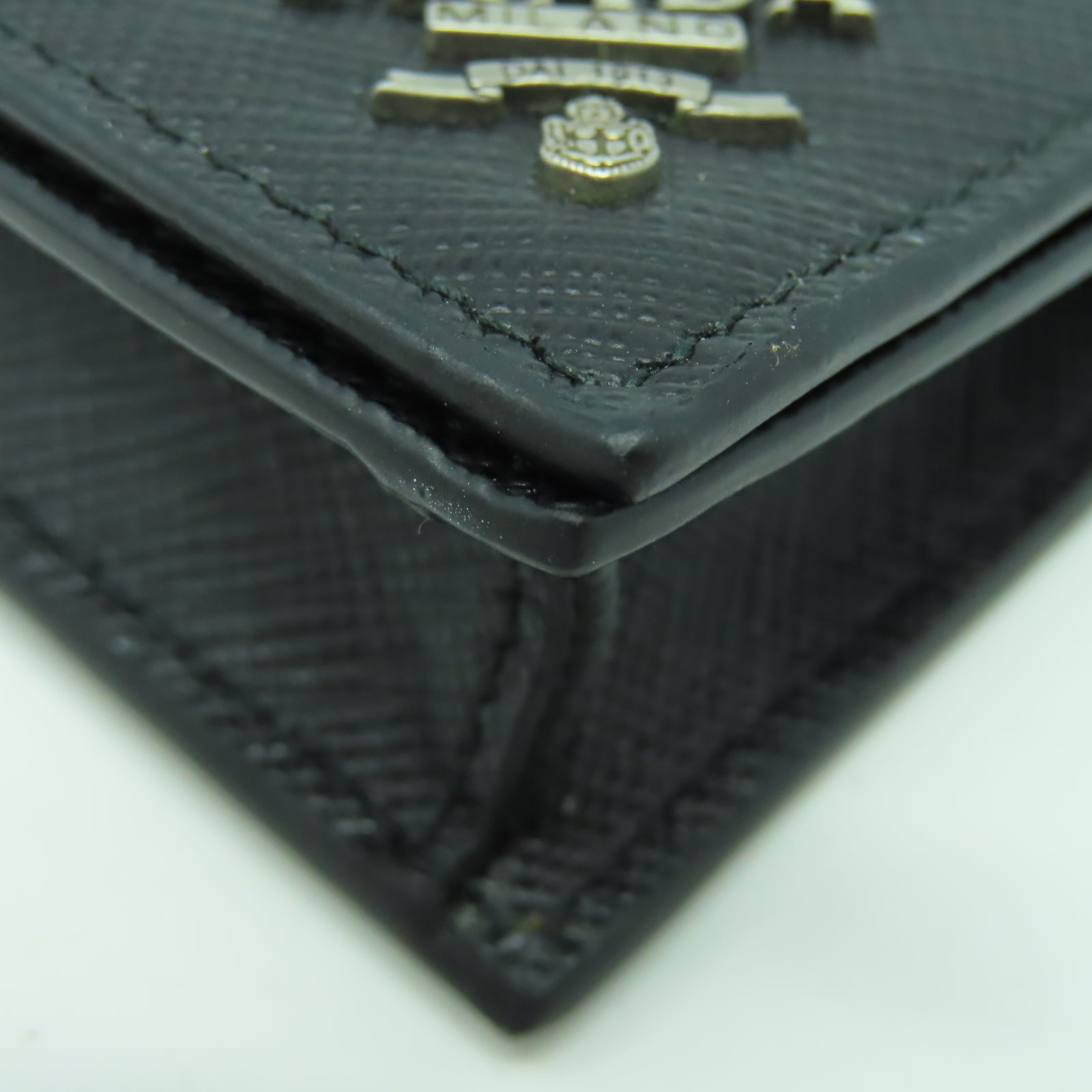 PRADA Saffiano皮革Card Case金扣卡片包黑色