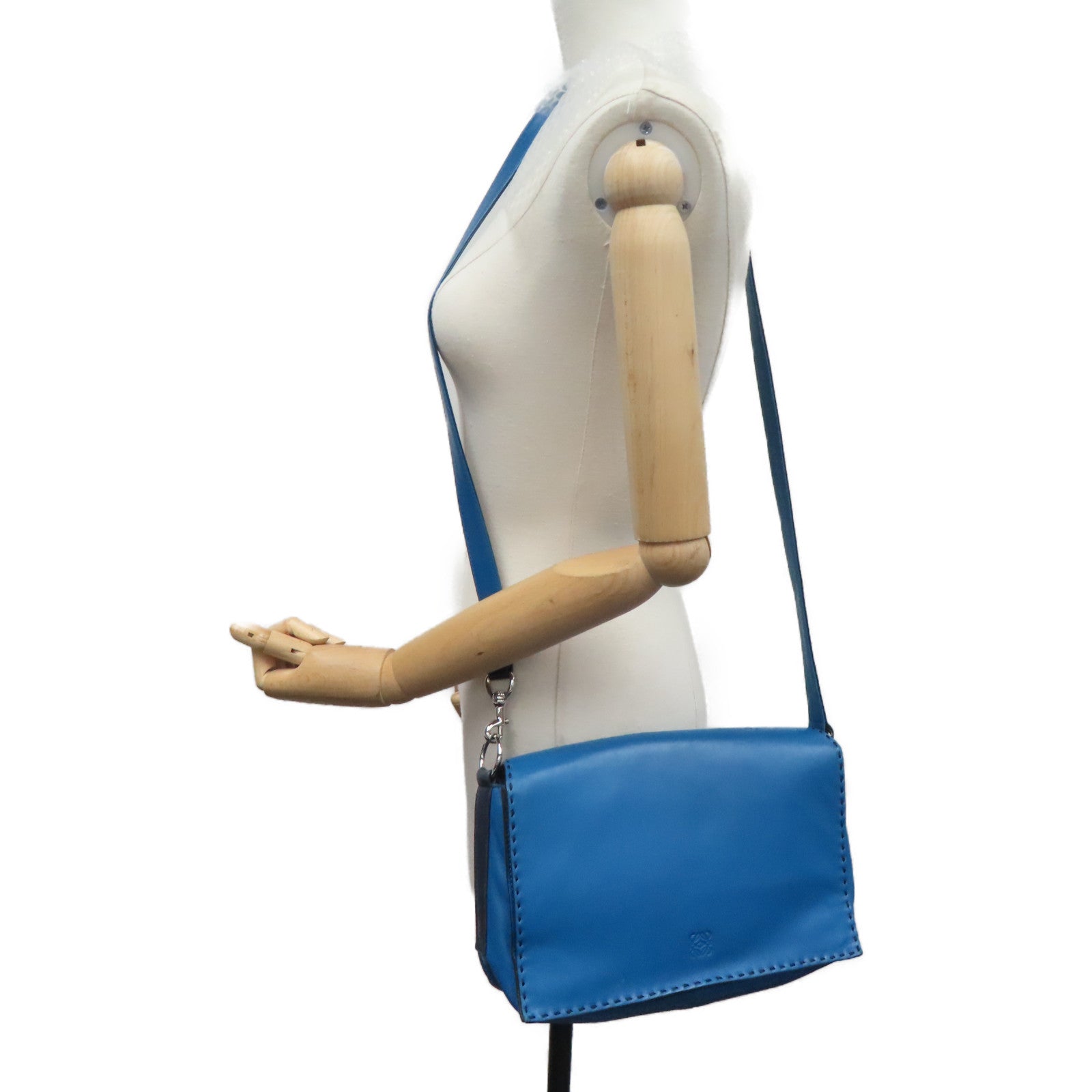 LOEWE 【激減優惠】羊皮皮革Shoulder Bag銀扣肩背袋藍色