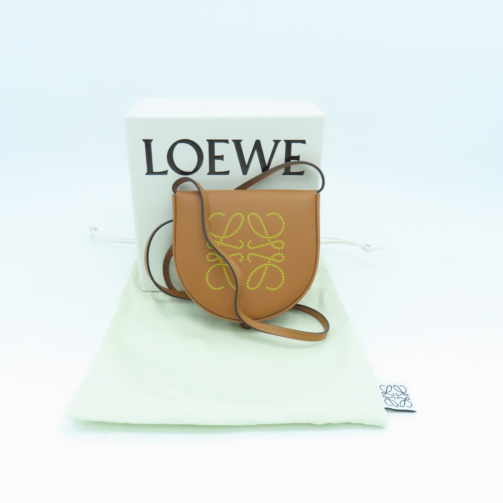 LOEWE 牛皮皮革Pouch Heel Bag肩背袋啡色