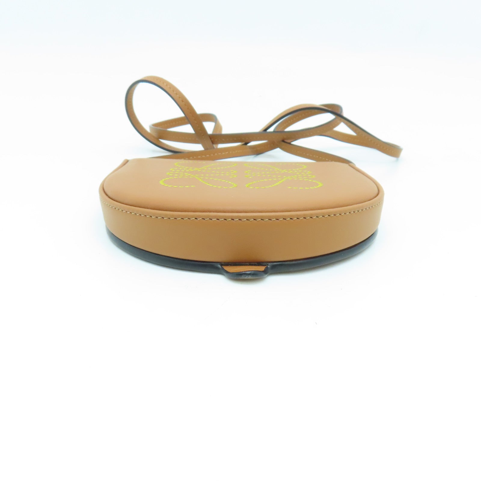 LOEWE 牛皮皮革Pouch Heel Bag肩背袋啡色