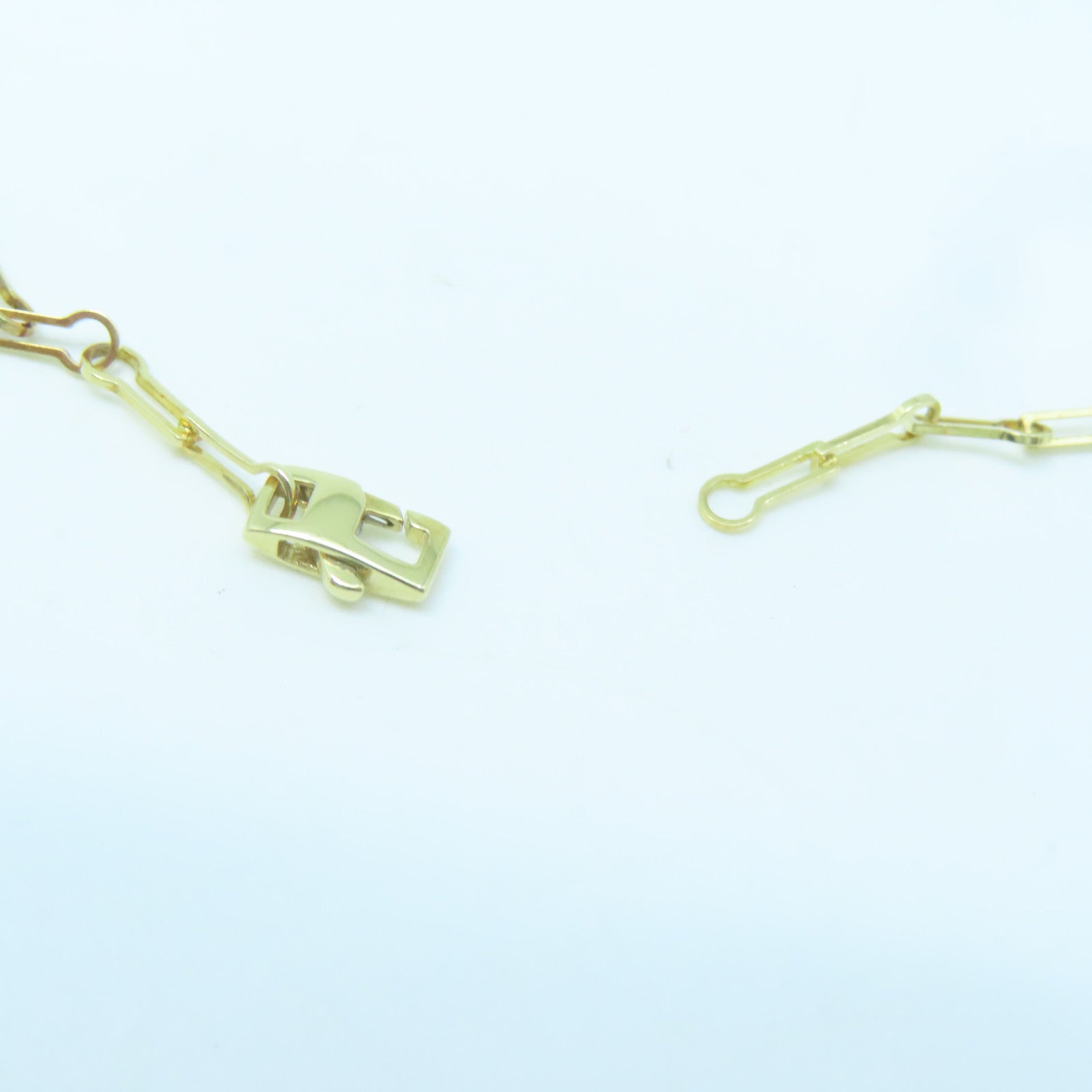 LOUIS VUITTON 18K Gold Necklace Necklace