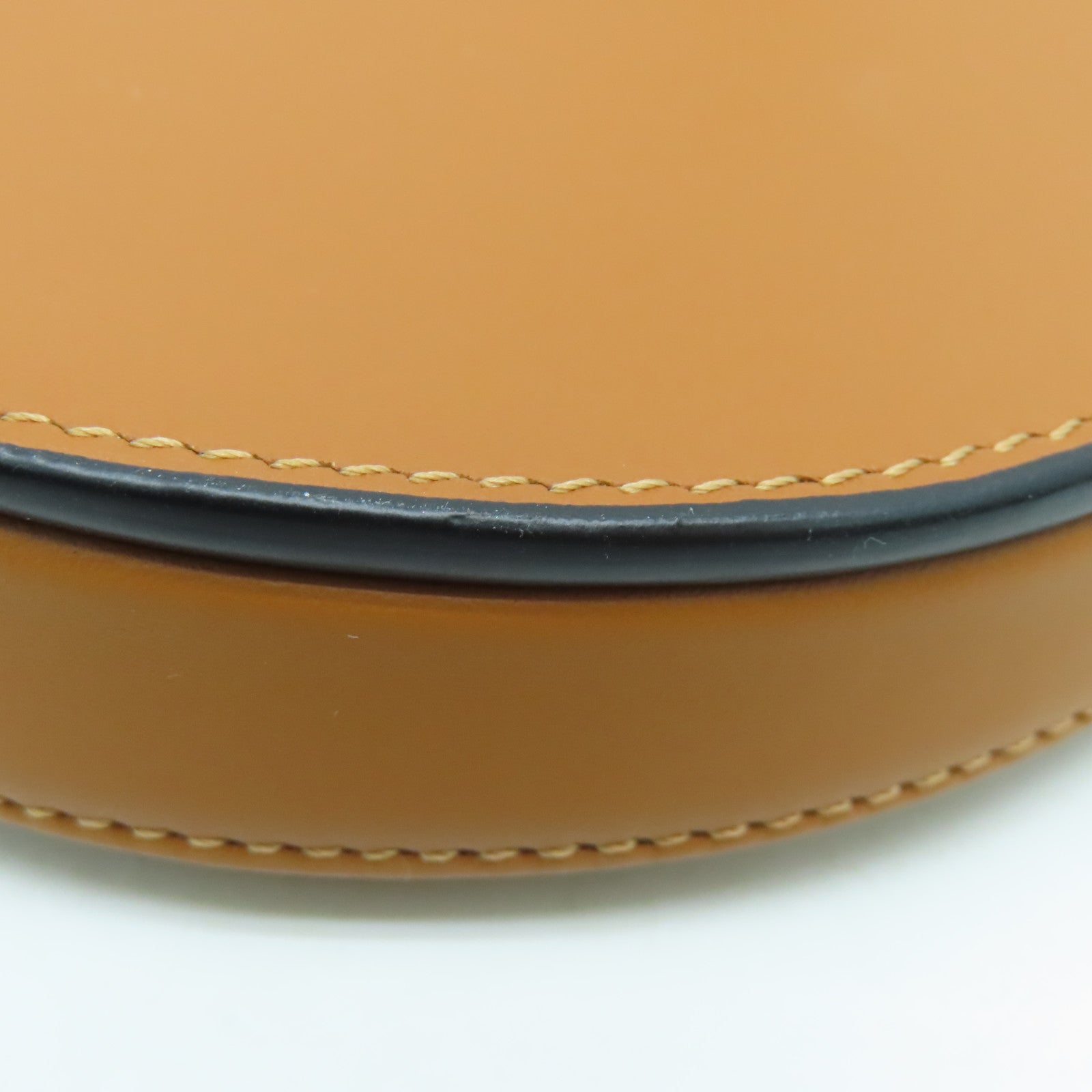 LOEWE 牛皮皮革Pouch Heel Bag肩背袋啡色