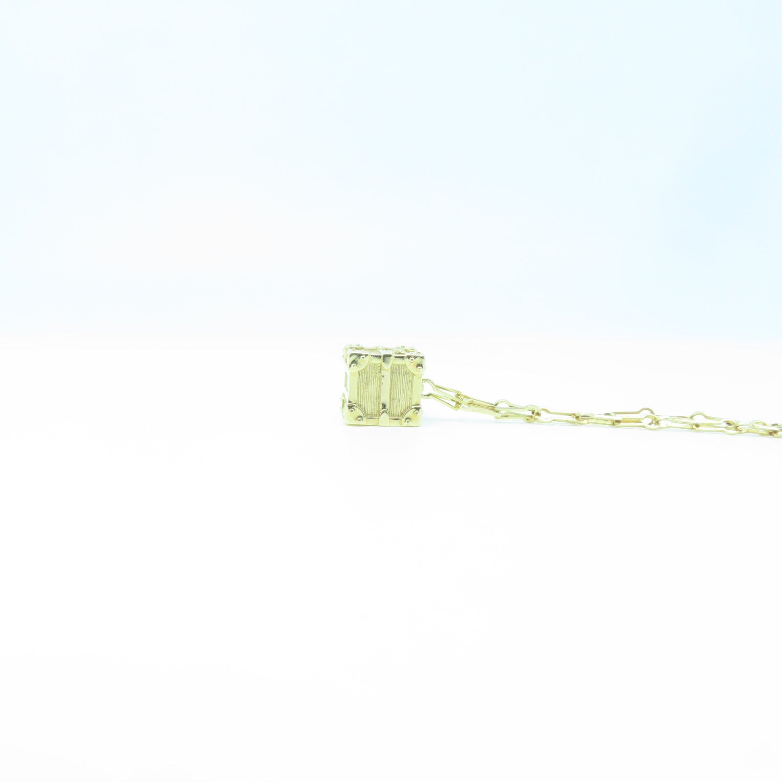 LOUIS VUITTON 18K Gold Necklace Necklace