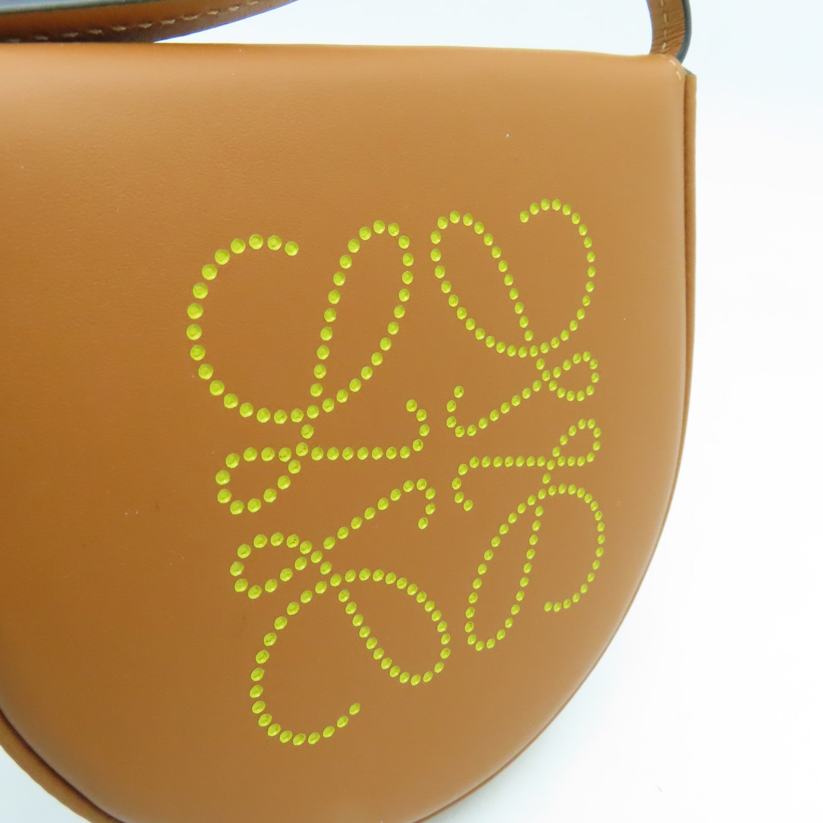 LOEWE 牛皮皮革Pouch Heel Bag肩背袋啡色