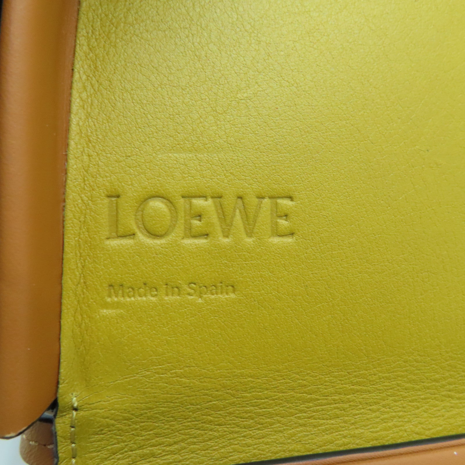 LOEWE 牛皮皮革Pouch Heel Bag肩背袋啡色