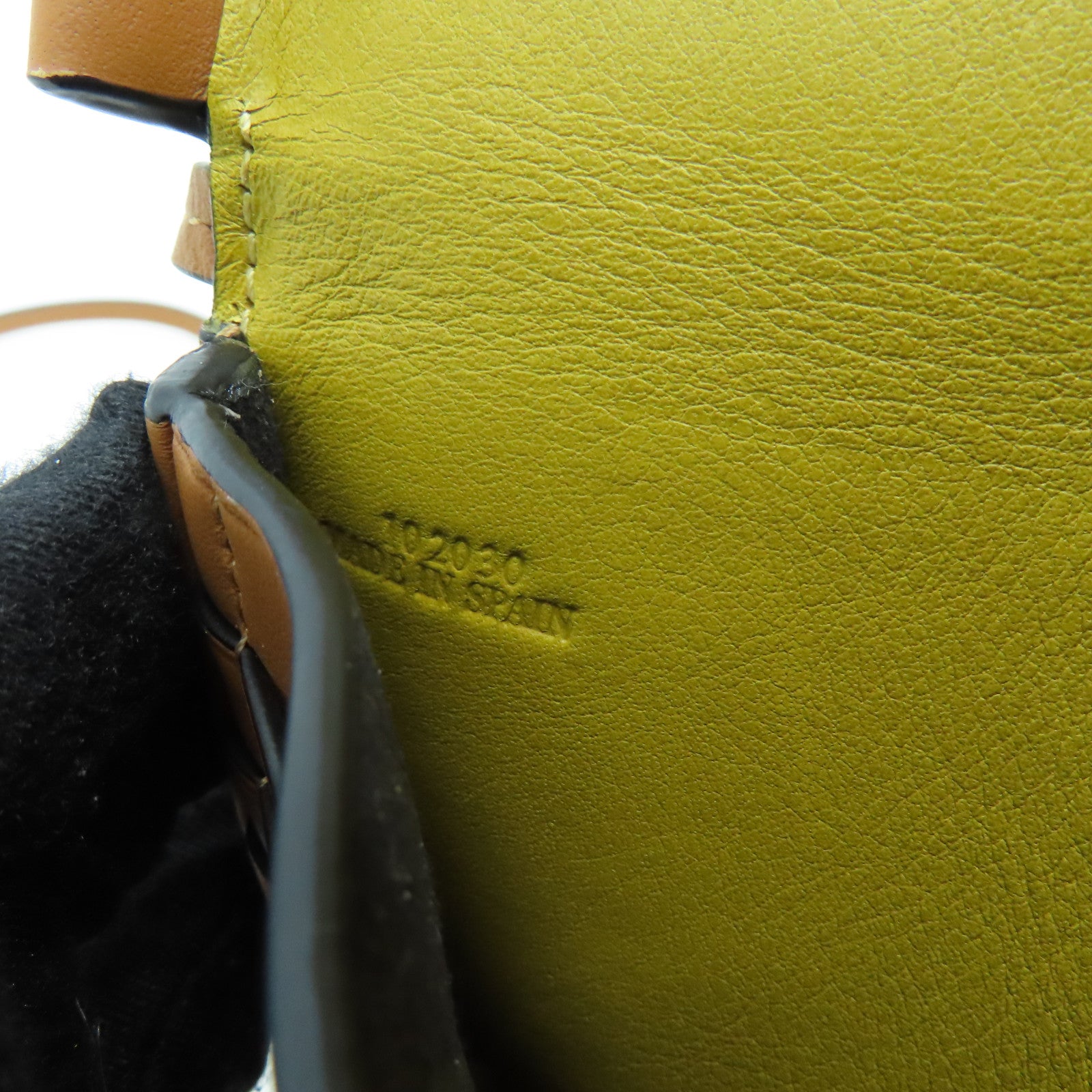 LOEWE 牛皮皮革Pouch Heel Bag肩背袋啡色