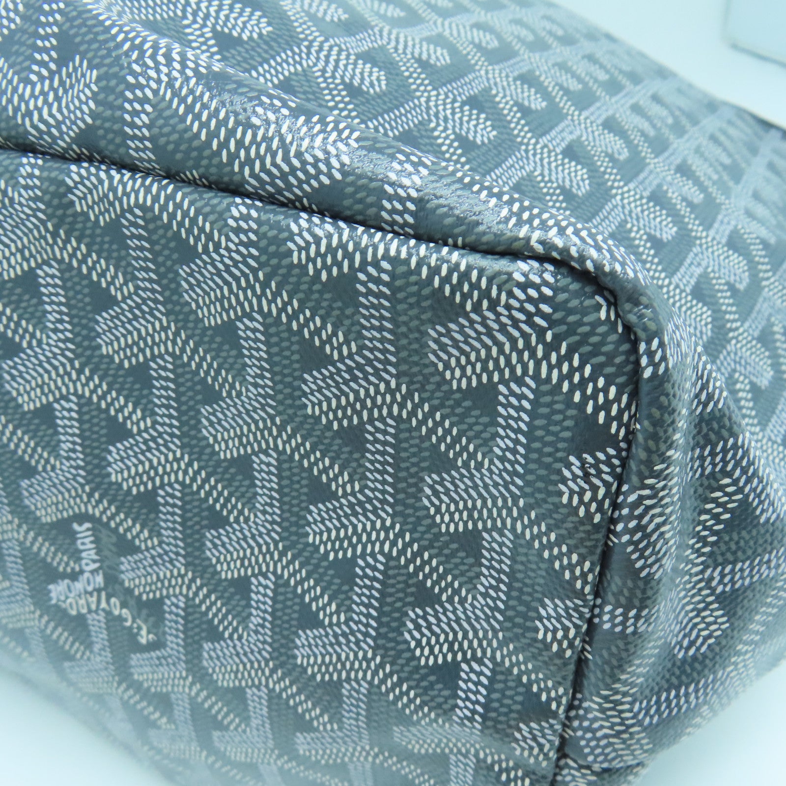 GOYARD 涂层帆布Saint Louis银扣手挽袋灰色