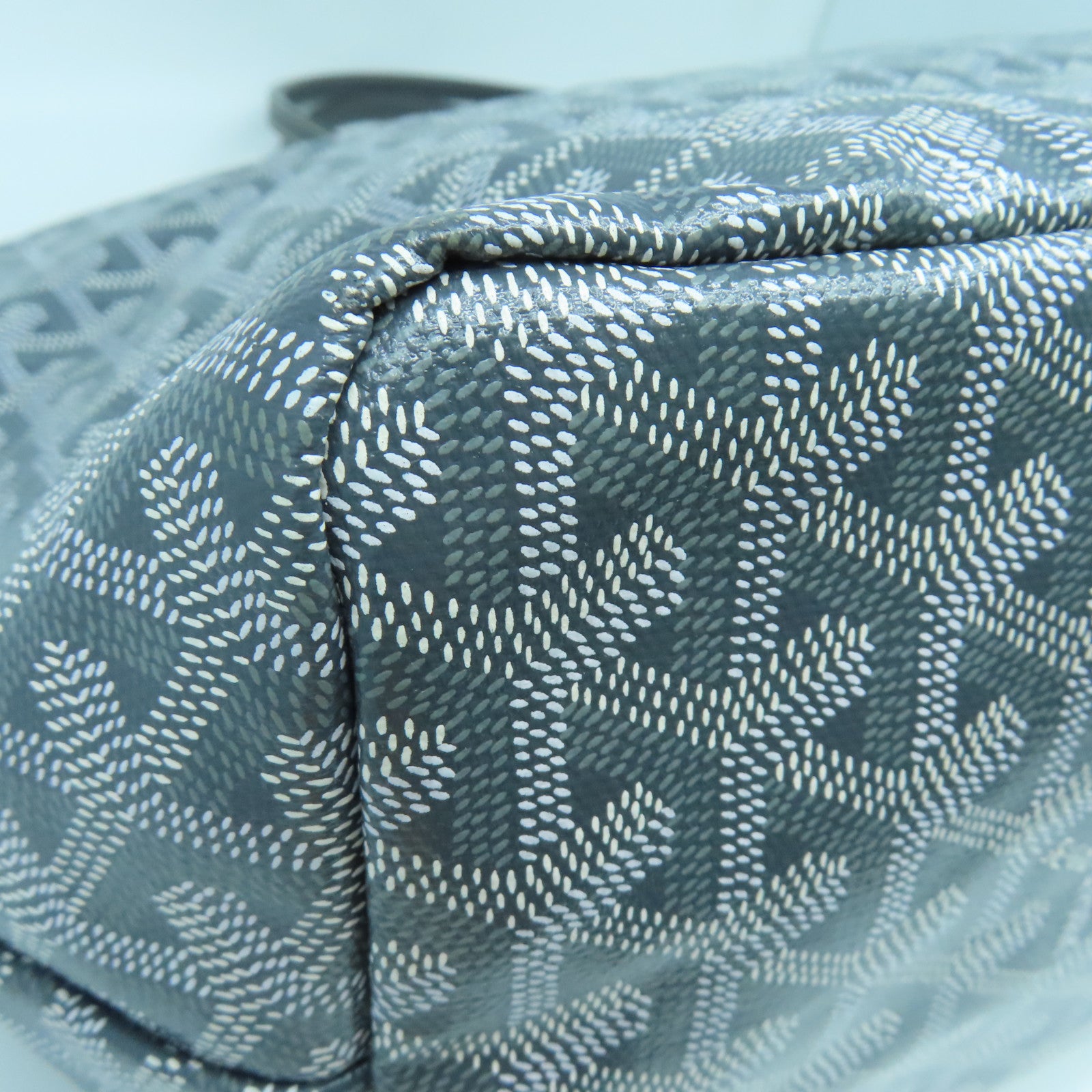 GOYARD 涂层帆布Saint Louis银扣手挽袋灰色