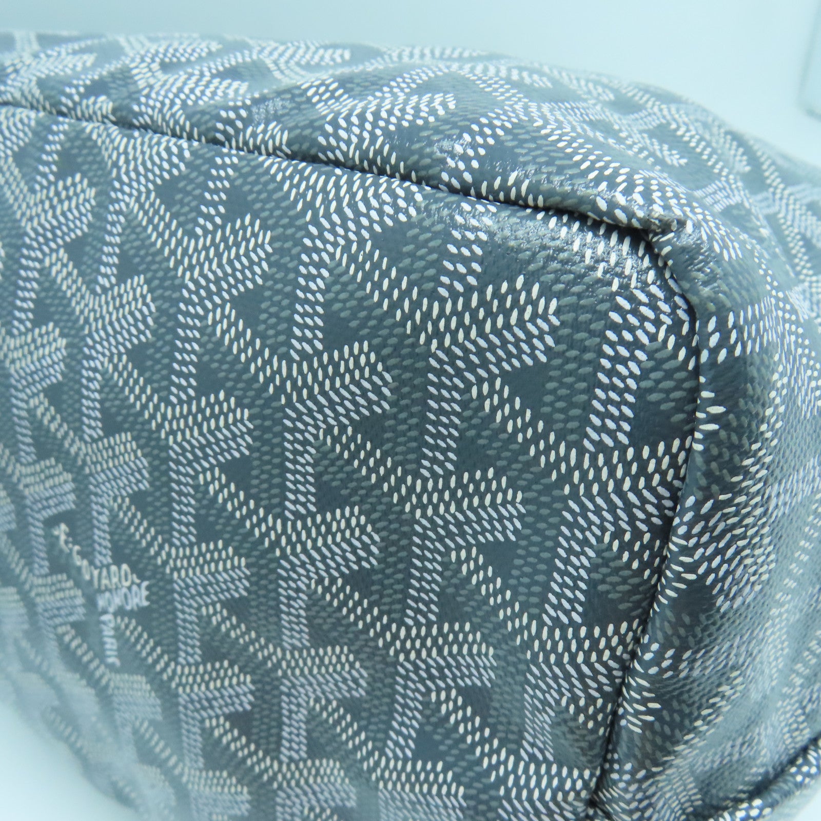 GOYARD 涂层帆布Saint Louis银扣手挽袋灰色