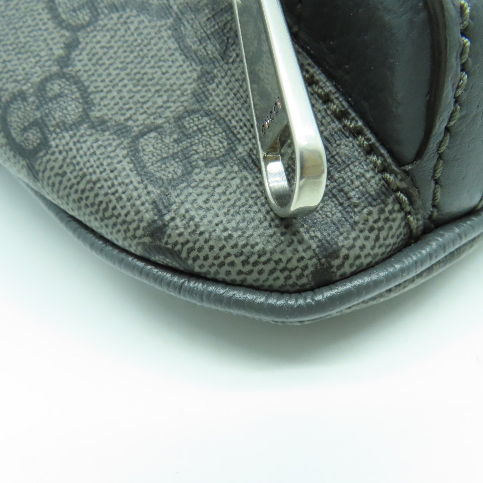 GUCCI 塗層帆布Shoulder Bag銀扣肩背袋灰色