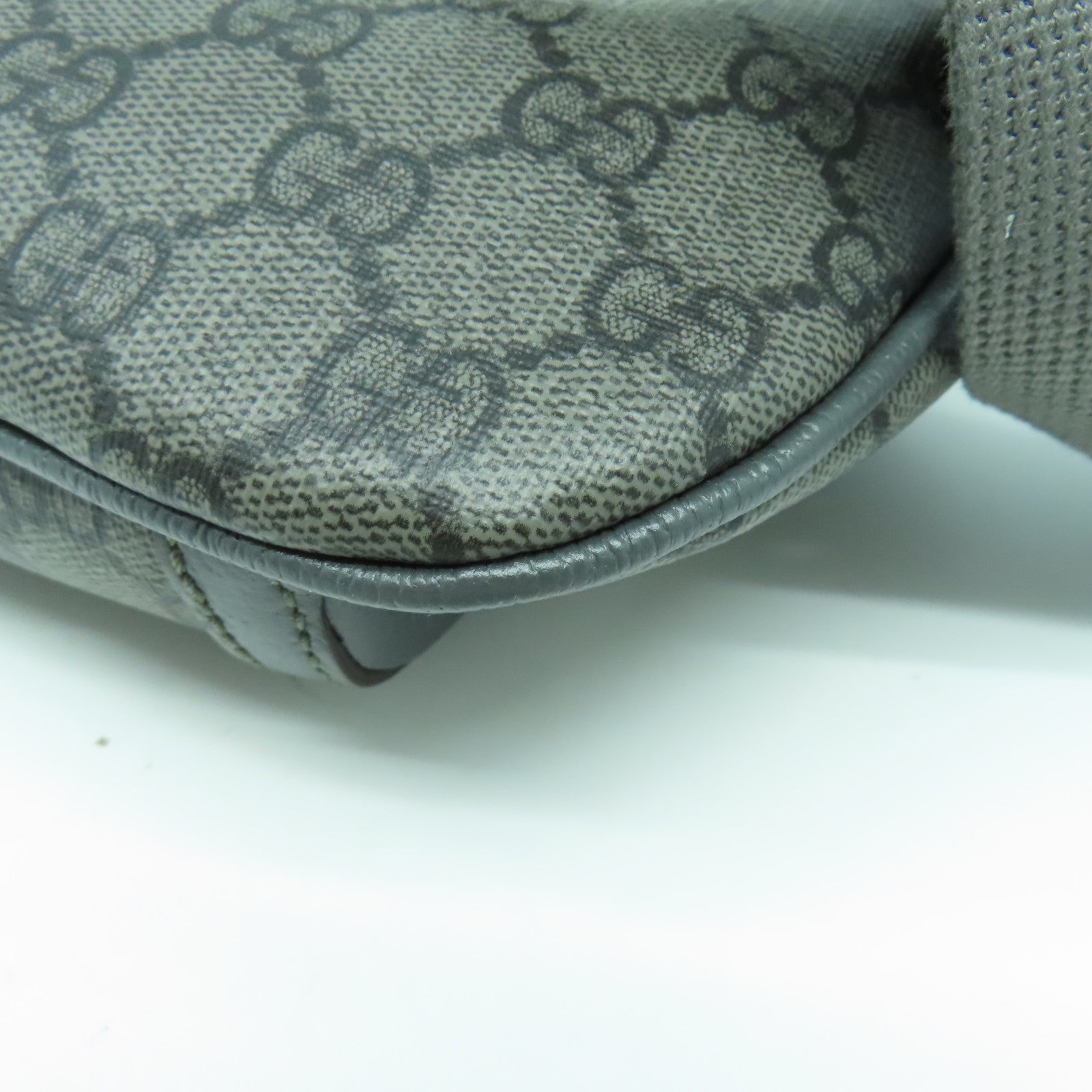 GUCCI 塗層帆布Shoulder Bag銀扣肩背袋灰色