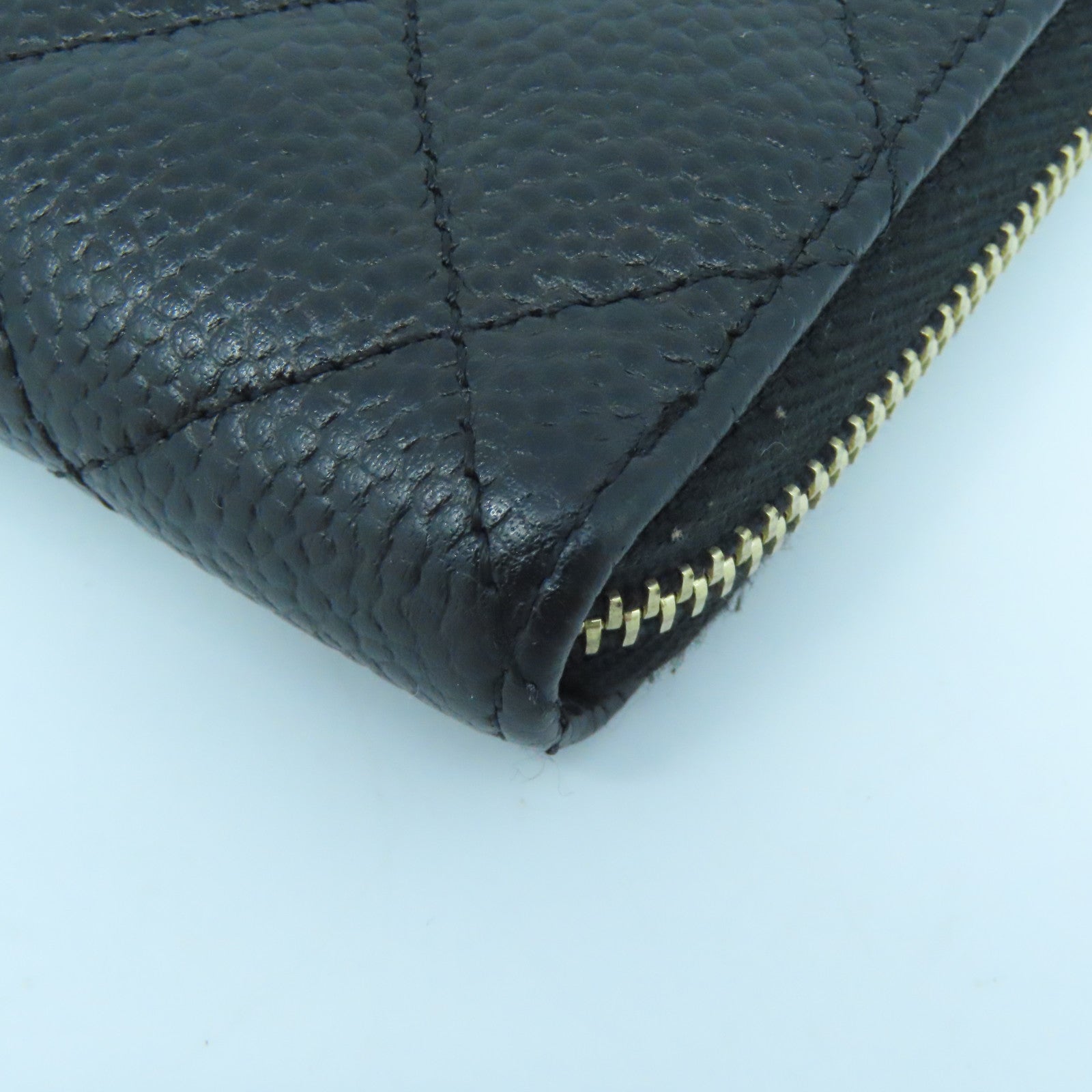 CHANEL Caviar皮革Wallet金扣钱包黑色