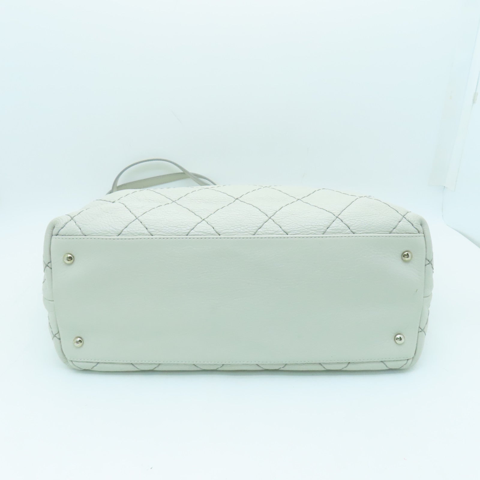 CHANEL 菱格牛皮皮革Totebag銀扣肩背袋手挽袋米色
