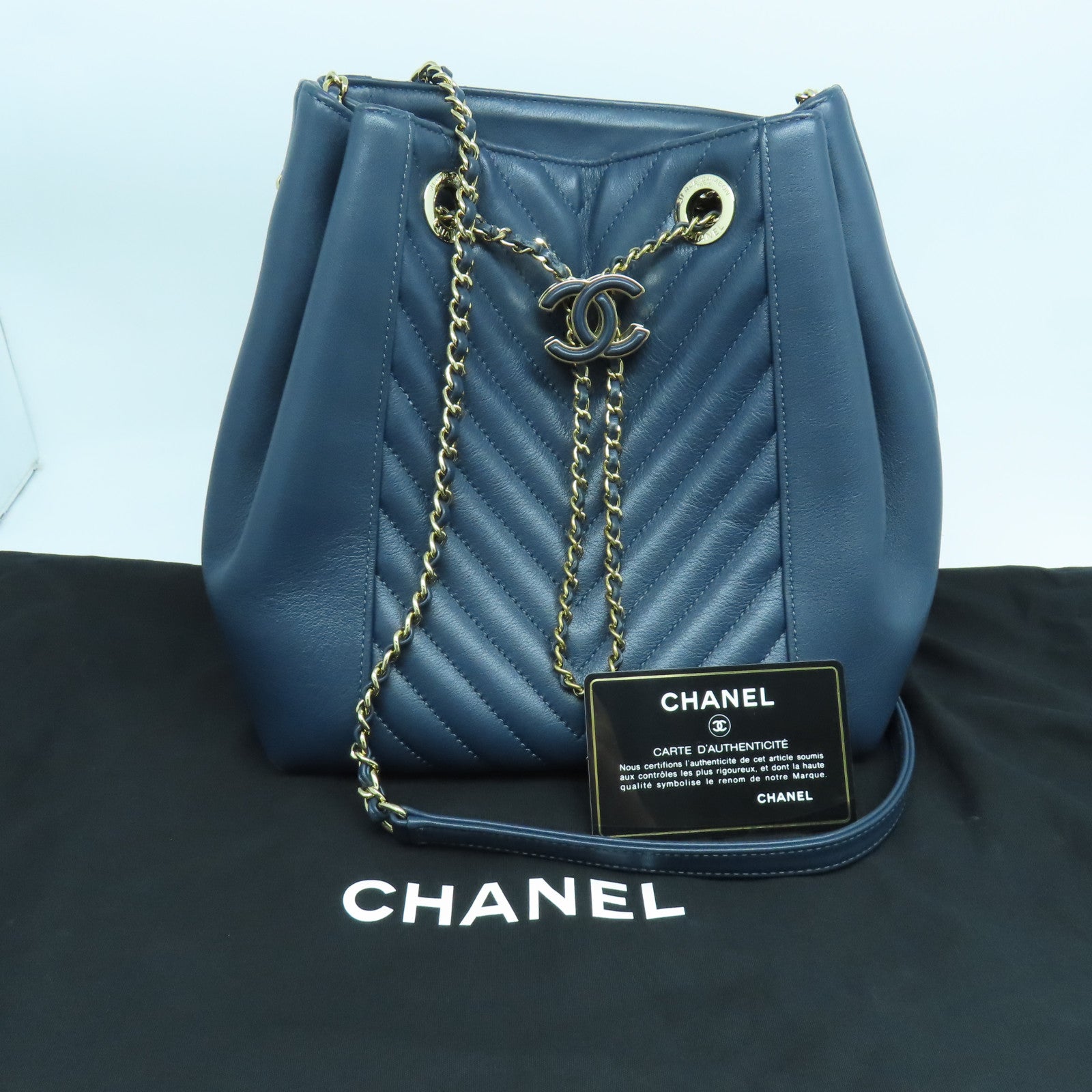 CHANEL 【激減優惠】斜紋牛皮皮革Drawstring Bag金扣鏈帶肩背袋深藍色