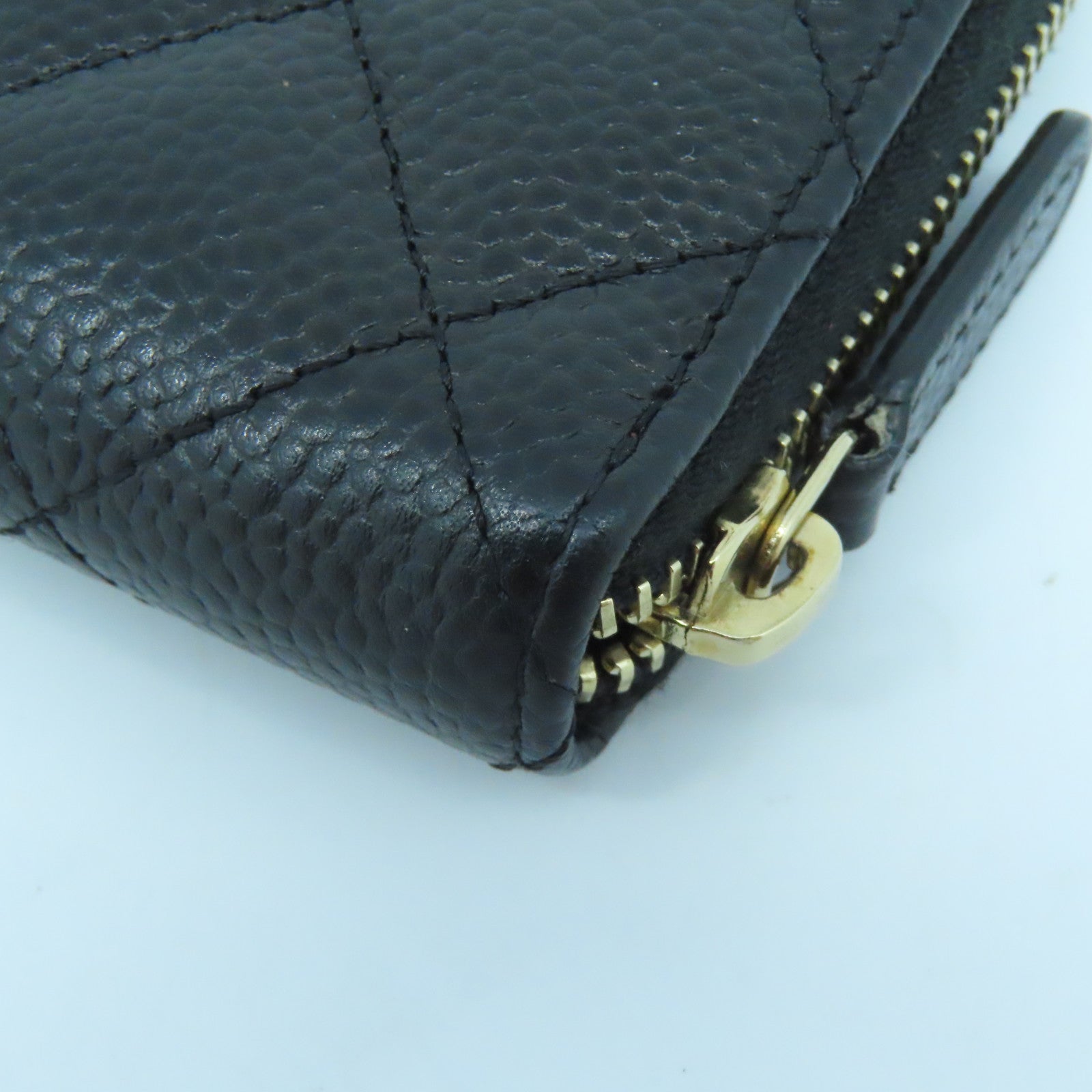 CHANEL Caviar皮革Wallet金扣钱包黑色