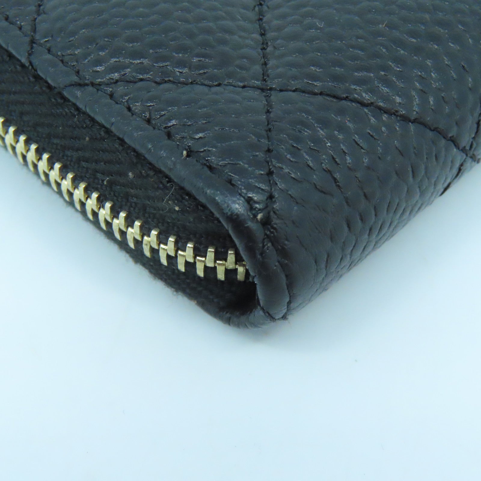 CHANEL Caviar皮革Wallet金扣钱包黑色