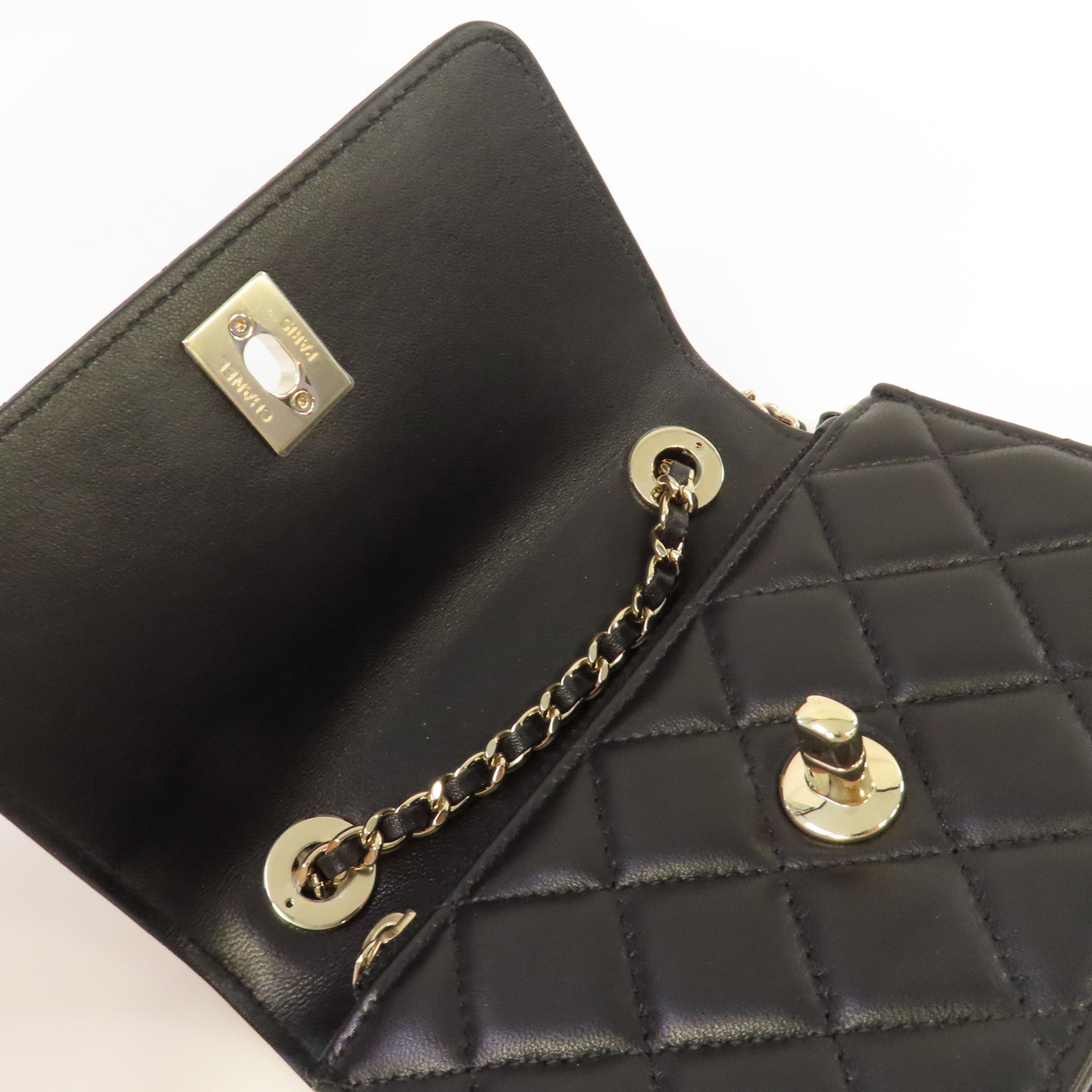 CHANEL 菱格羊皮皮革Trendy WOC Chain Shoulder Bag金扣鏈帶肩背袋黑色