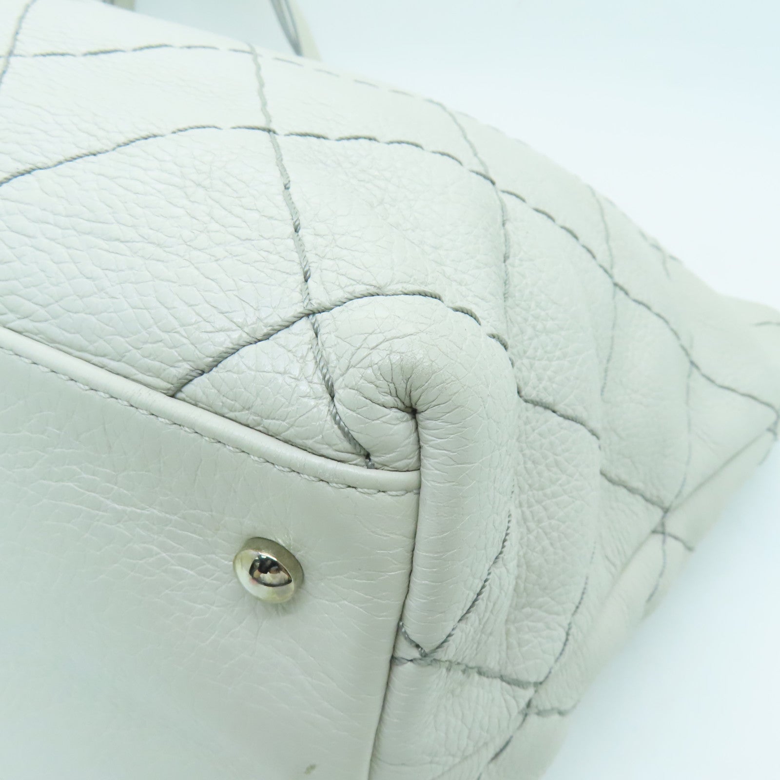 CHANEL 菱格牛皮皮革Totebag銀扣肩背袋手挽袋米色