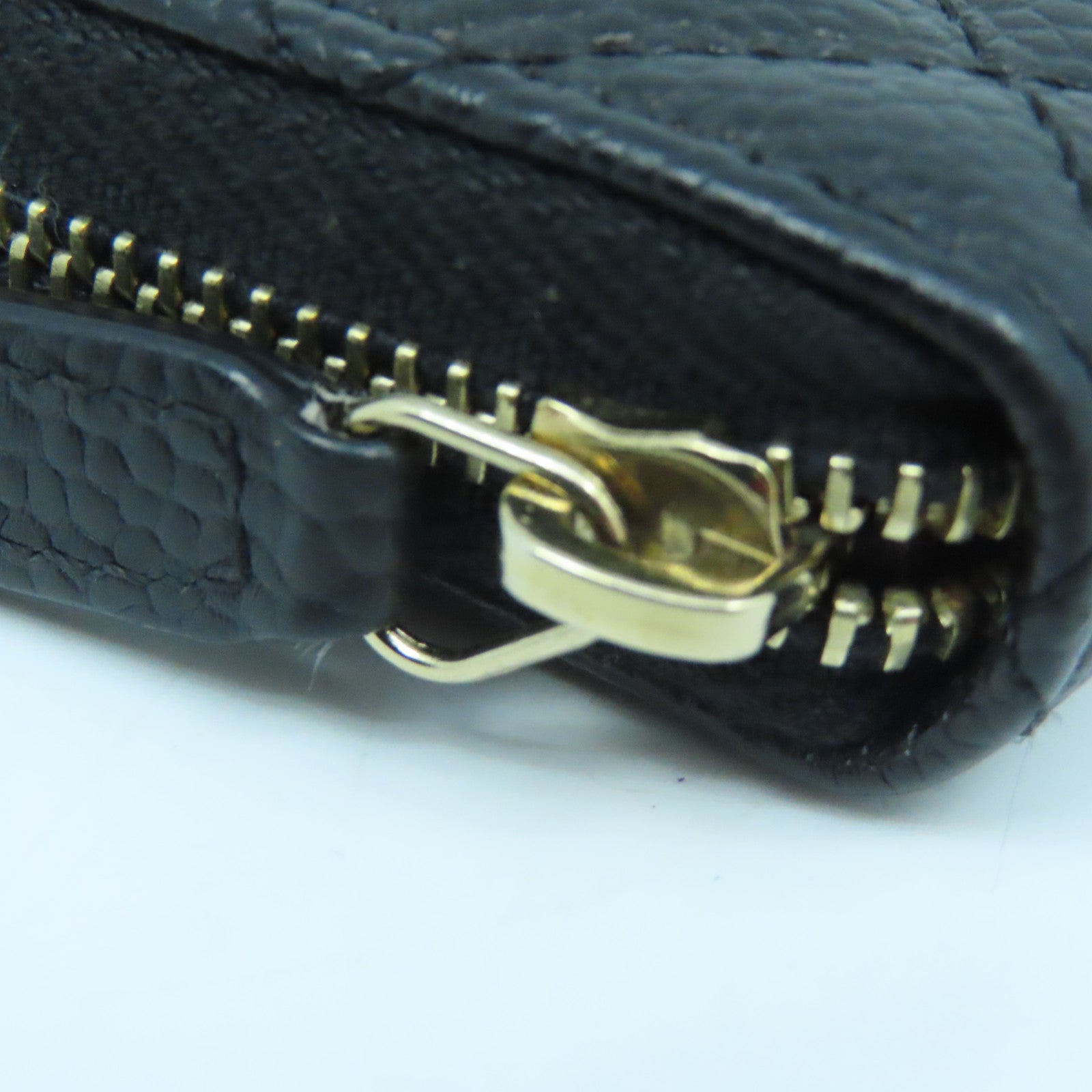 CHANEL Caviar皮革Wallet金扣钱包黑色