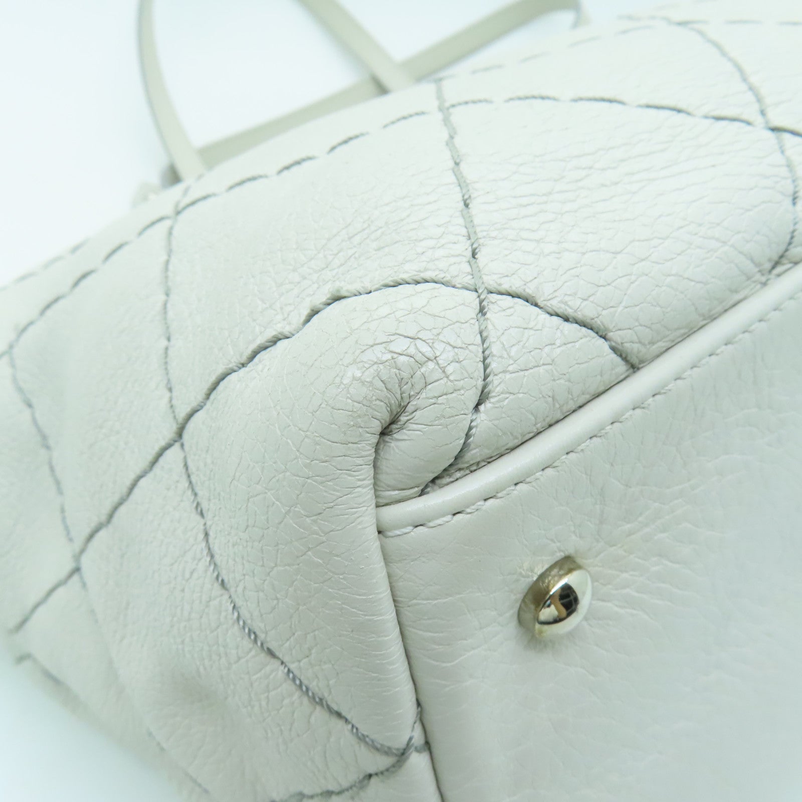 CHANEL 菱格牛皮皮革Totebag銀扣肩背袋手挽袋米色