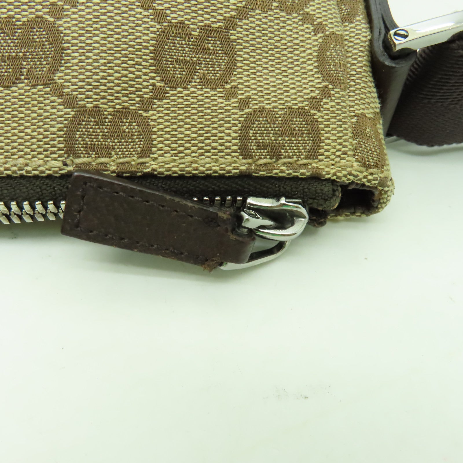 GUCCI 帆布Shoulder Bag銀扣肩背袋棕色