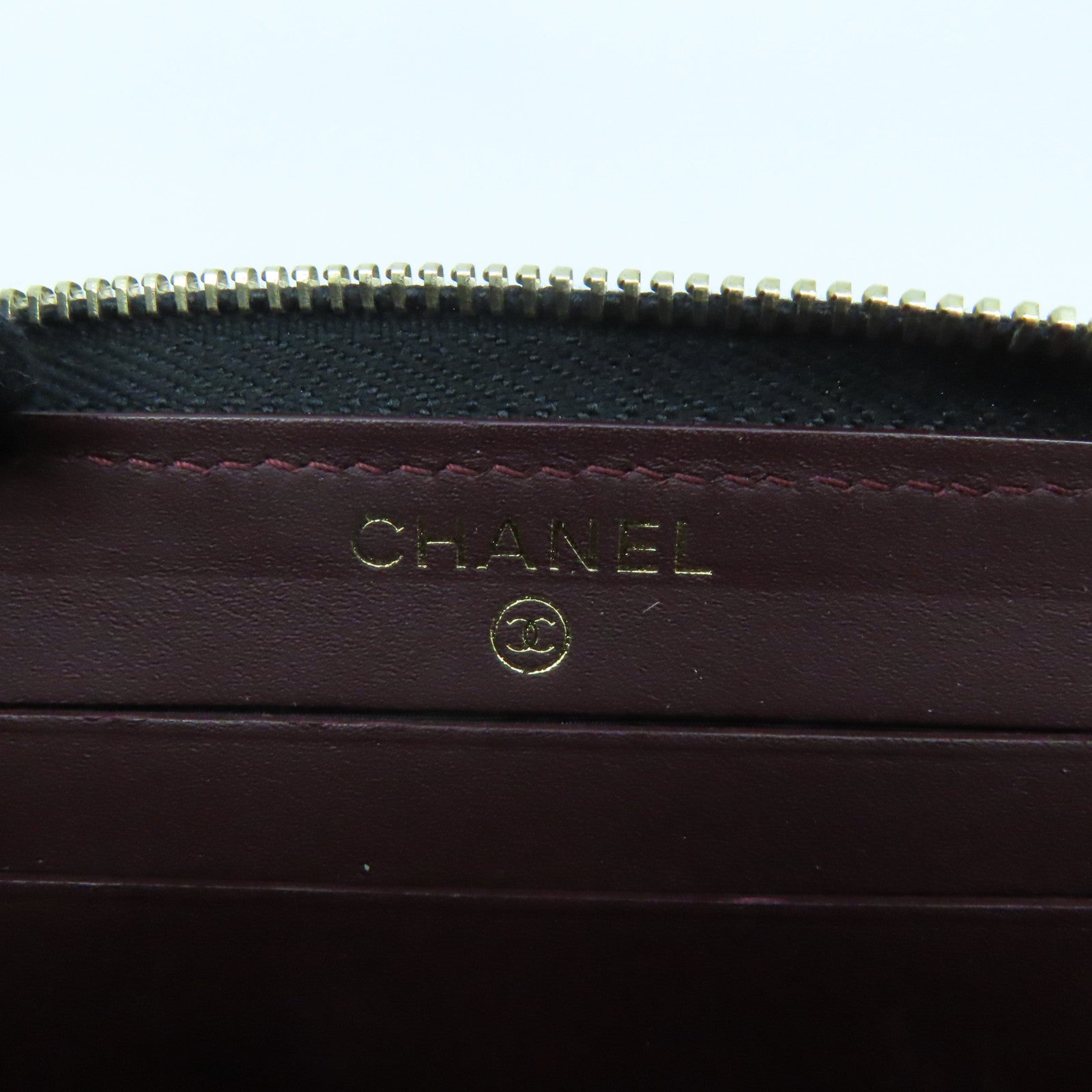 CHANEL Caviar皮革Wallet金扣钱包黑色