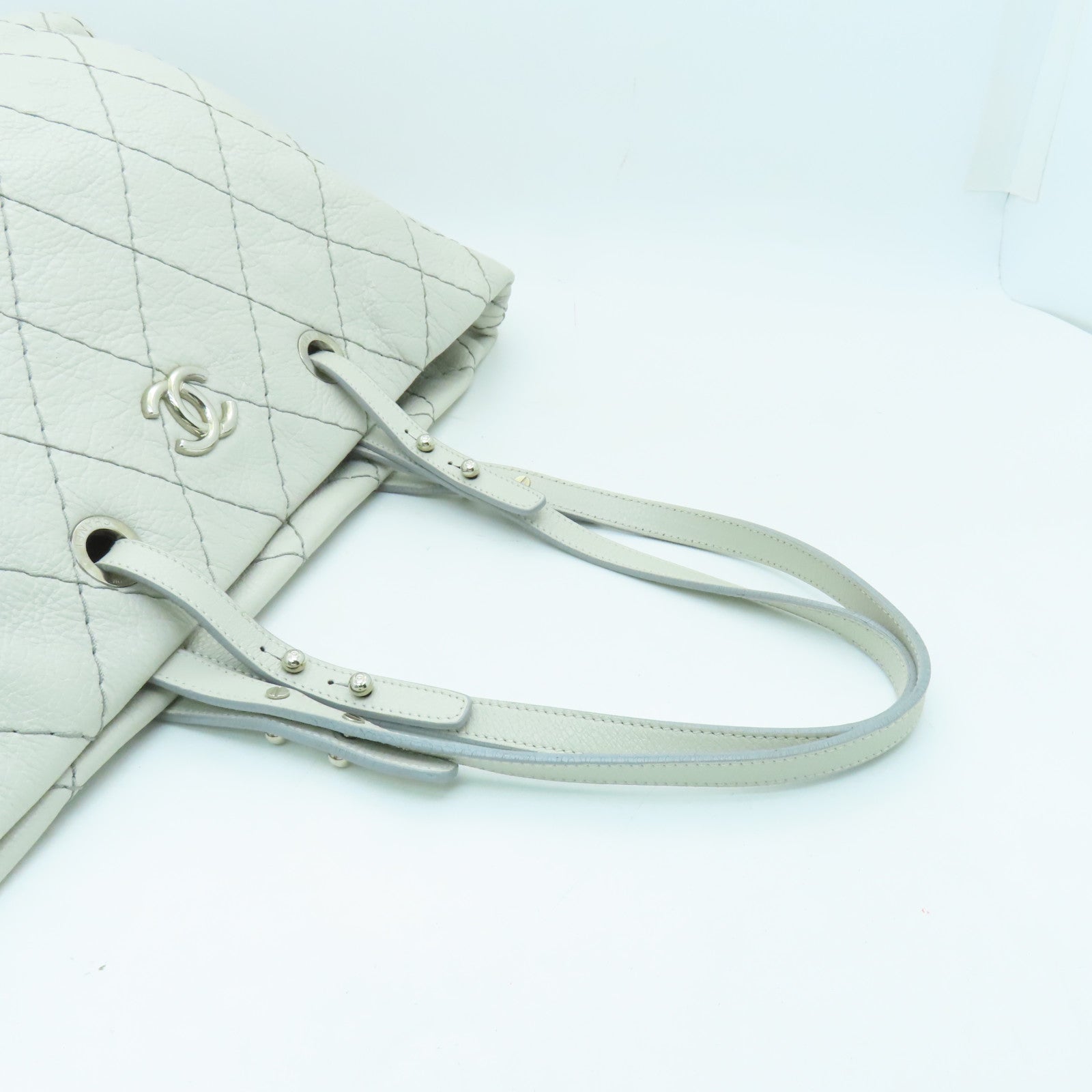 CHANEL 菱格牛皮皮革Totebag銀扣肩背袋手挽袋米色