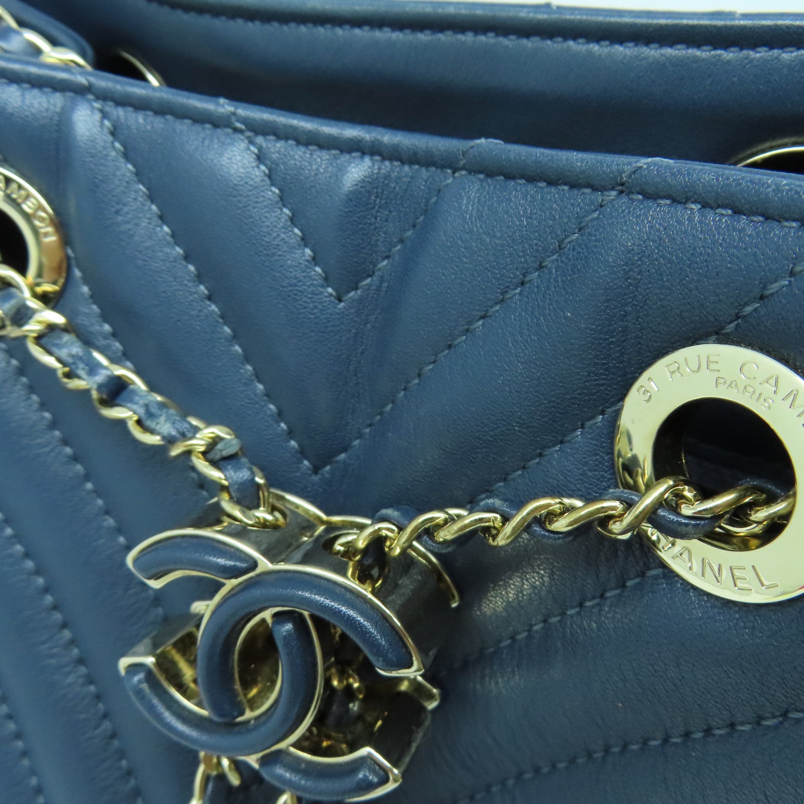 CHANEL 【激減優惠】斜紋牛皮皮革Drawstring Bag金扣鏈帶肩背袋深藍色