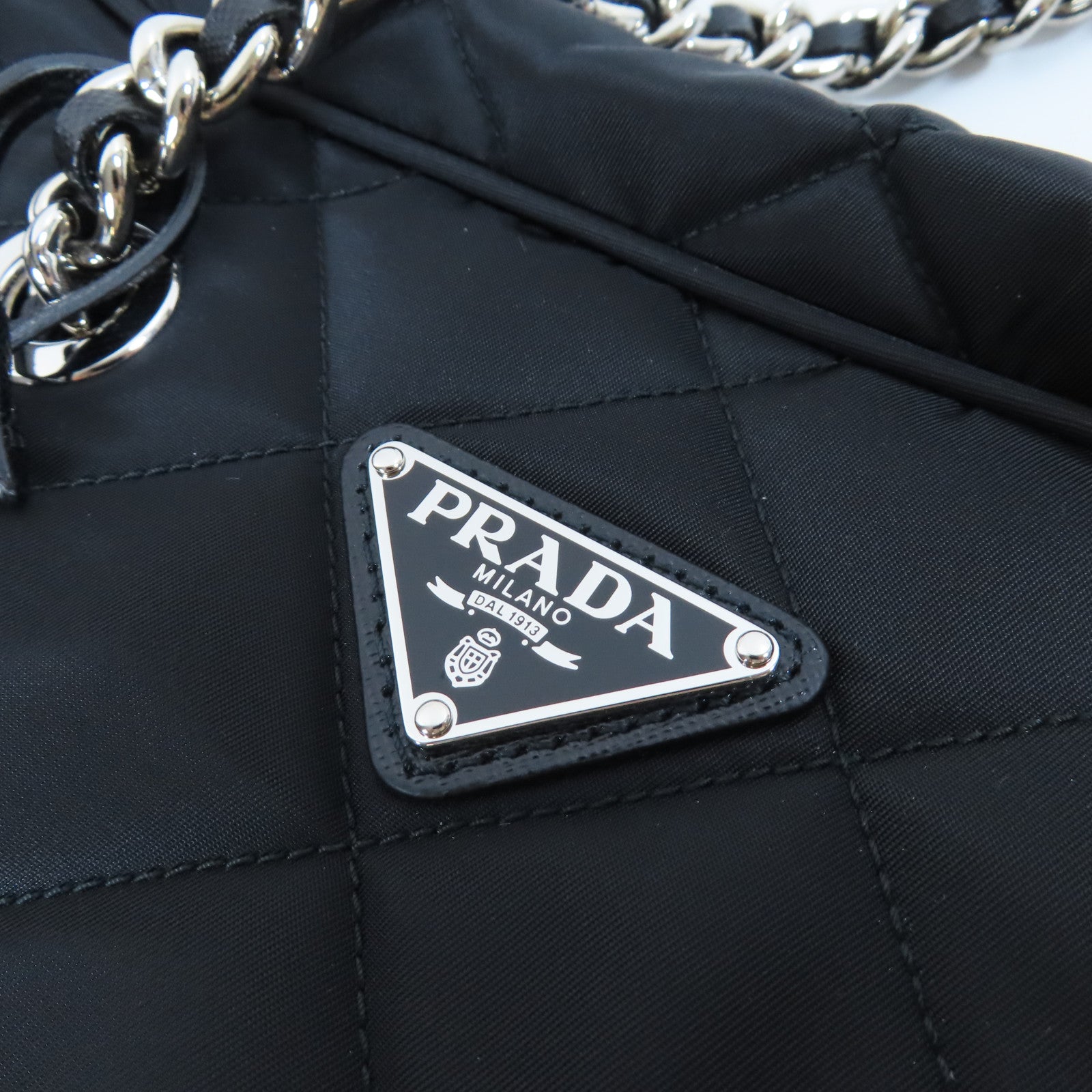 PRADA 菱格尼龍Shoulder Bag銀扣肩背袋黑色