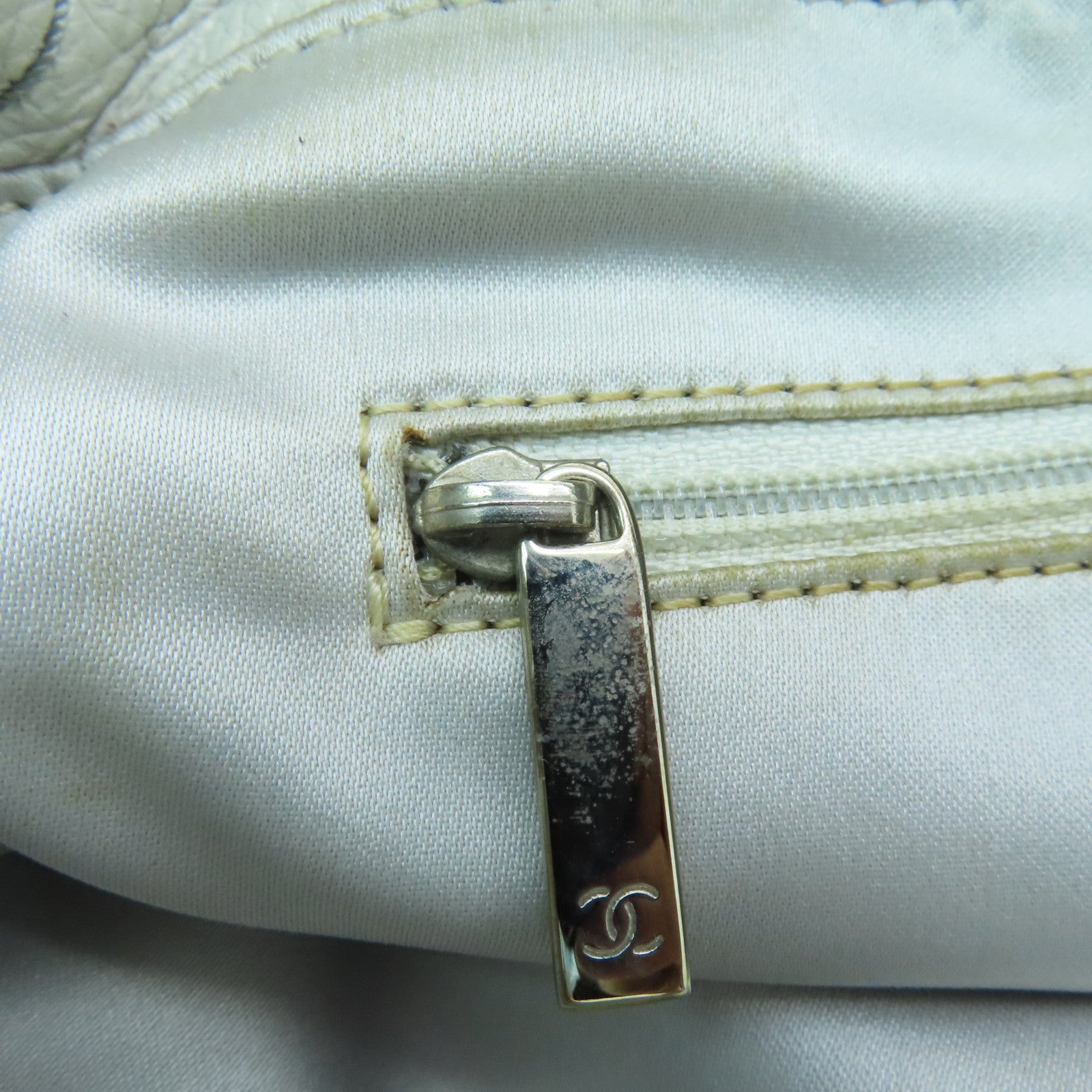 CHANEL 菱格牛皮皮革Totebag銀扣肩背袋手挽袋米色